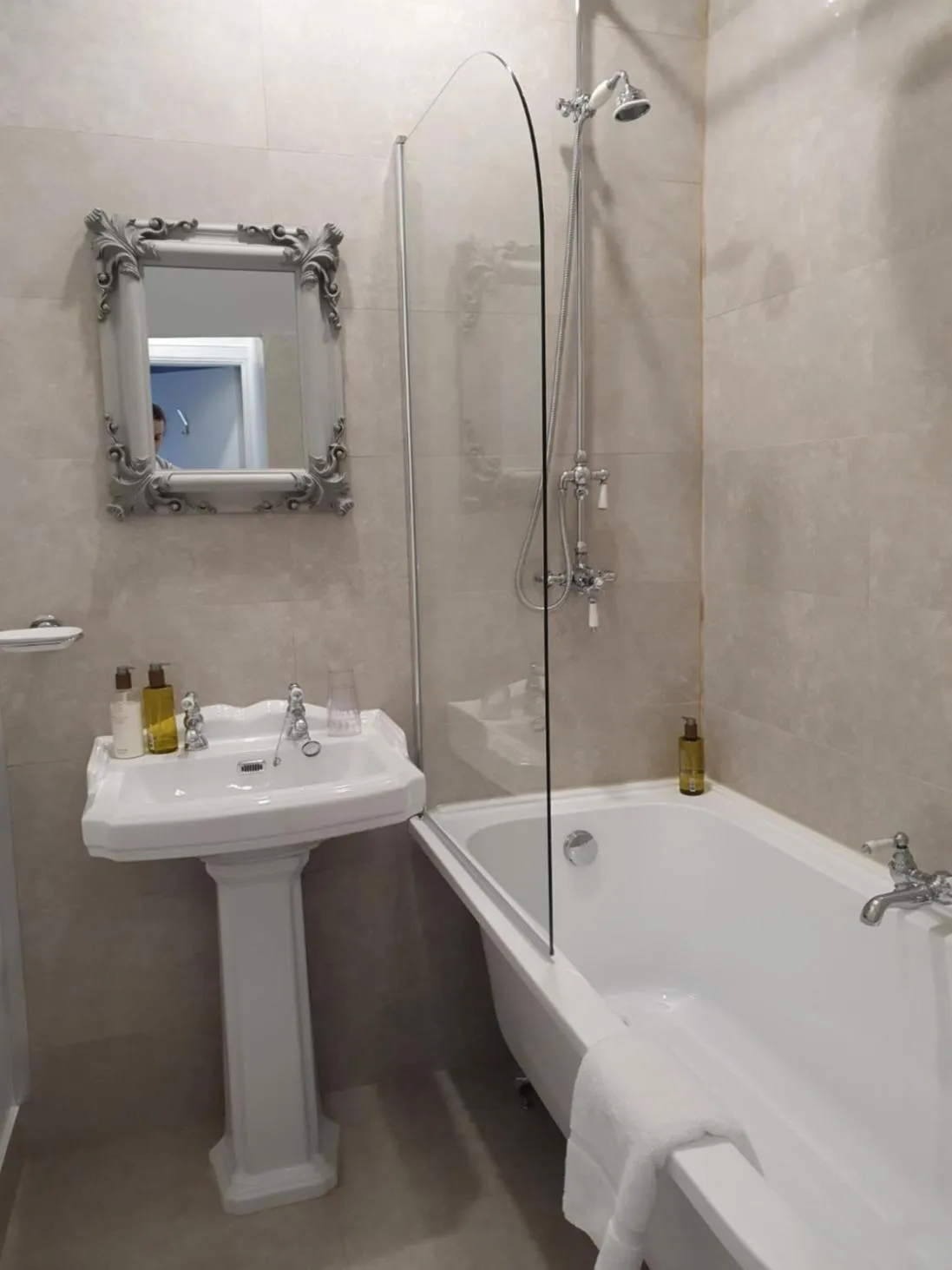 Shower in Strathardle Lodge