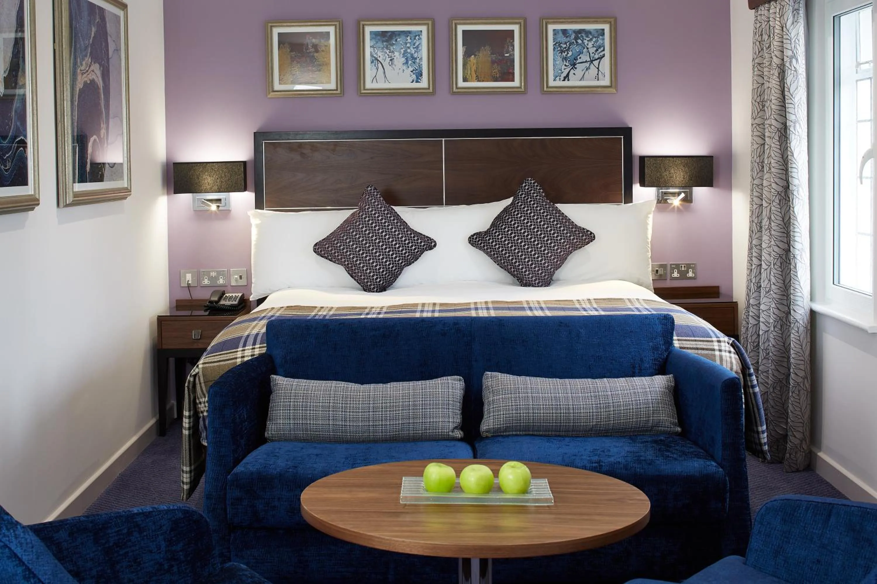 Bedroom, Bed in The Bull