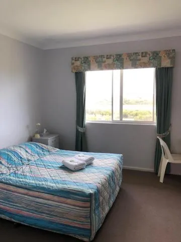 Queen Room with River View in Augusta Hotel Motel