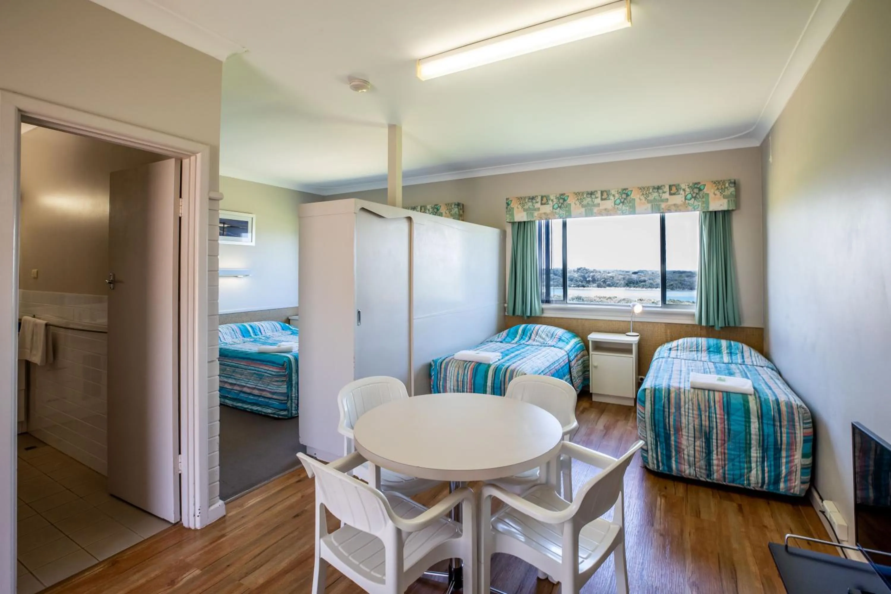 Family Room with Sea View in Augusta Hotel Motel