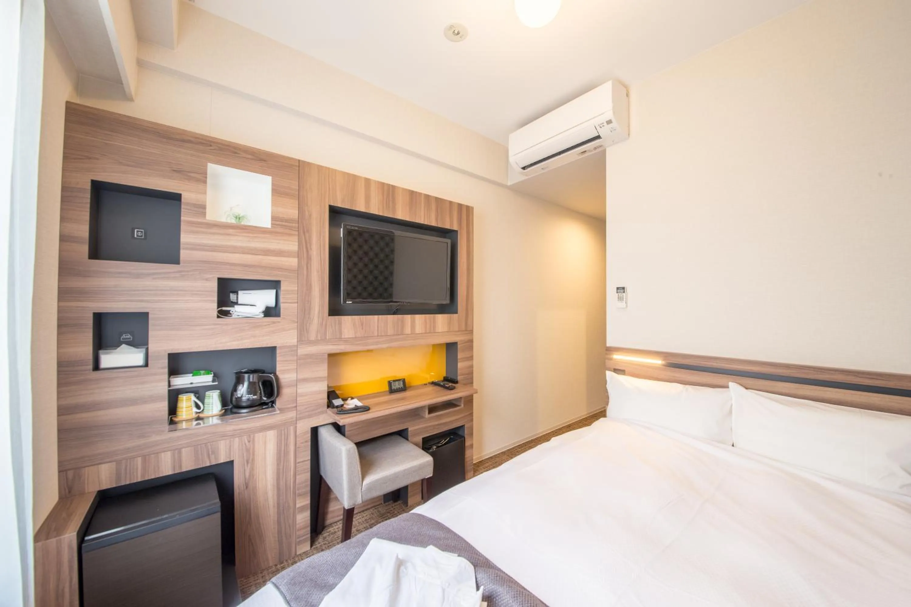 Photo of the whole room, Bed in Hotel M's Plus Shijo Omiya