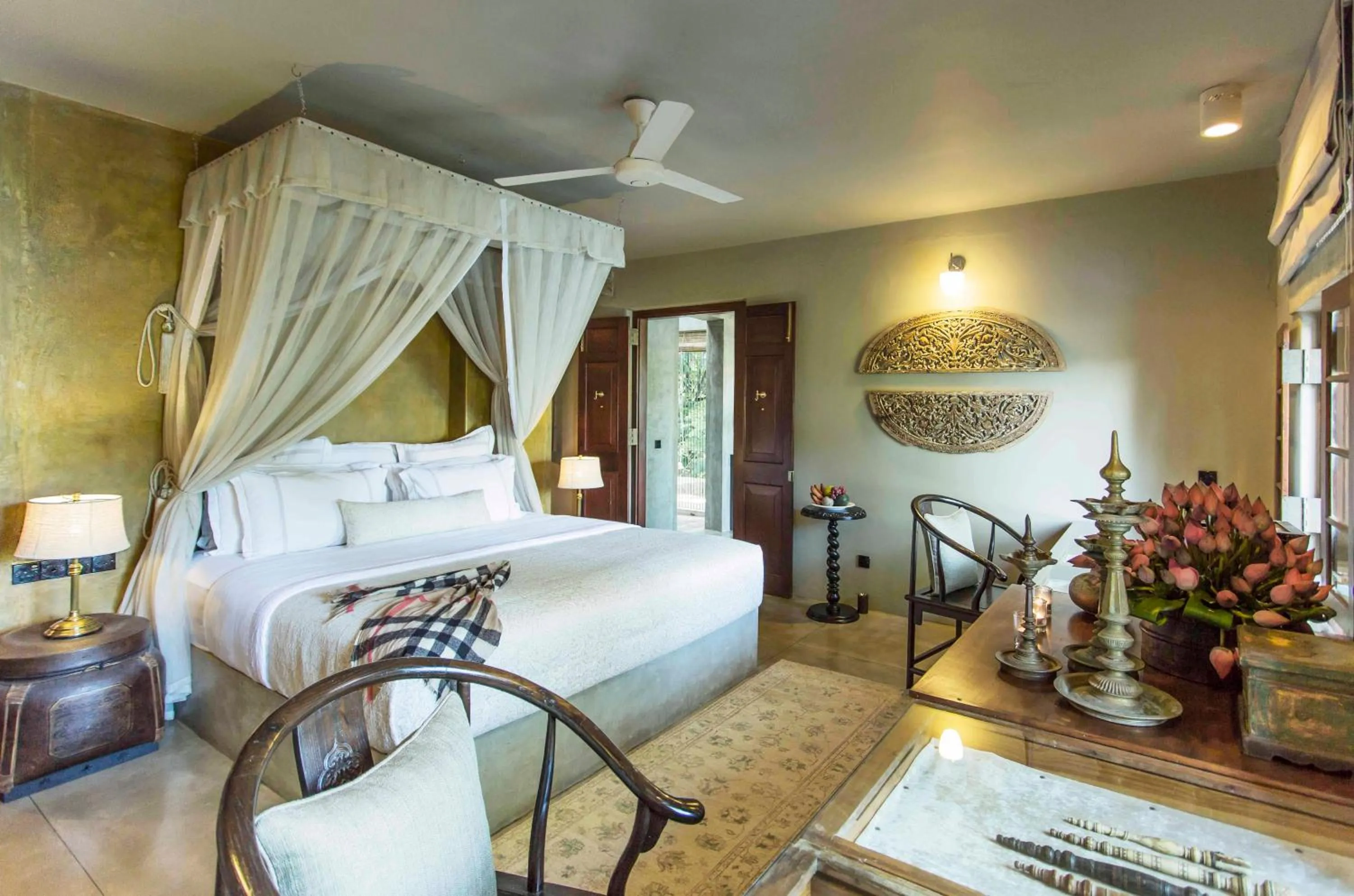 Lake view, Bed in The Hermitage by Edwards Collection - Kandy