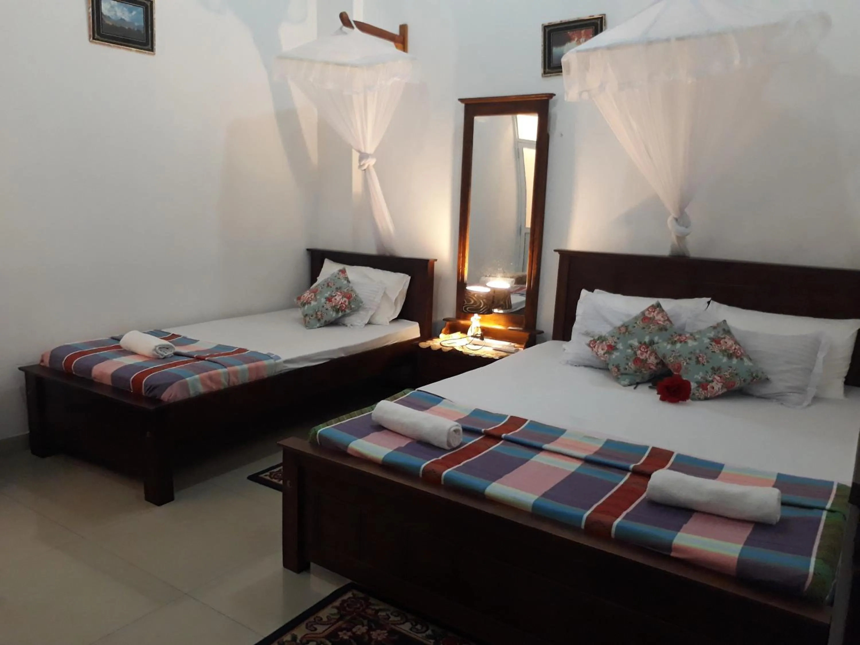 Decorative detail, Bed in Southern Comforts - Galle Fort