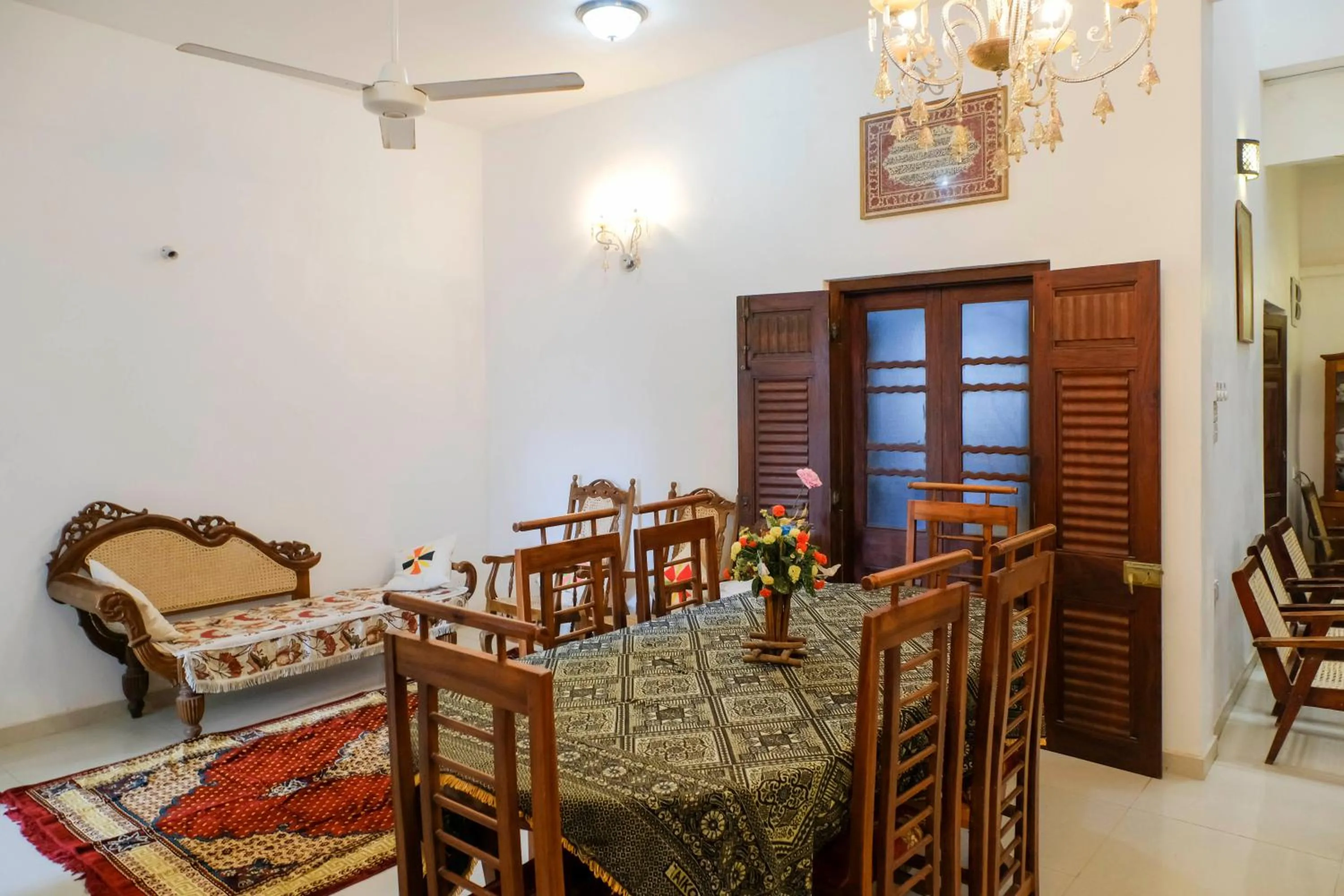 Communal lounge/ TV room in Southern Comforts - Galle Fort