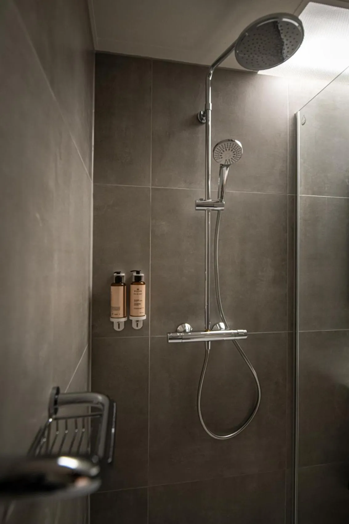 Shower in Mercure Antwerp City South