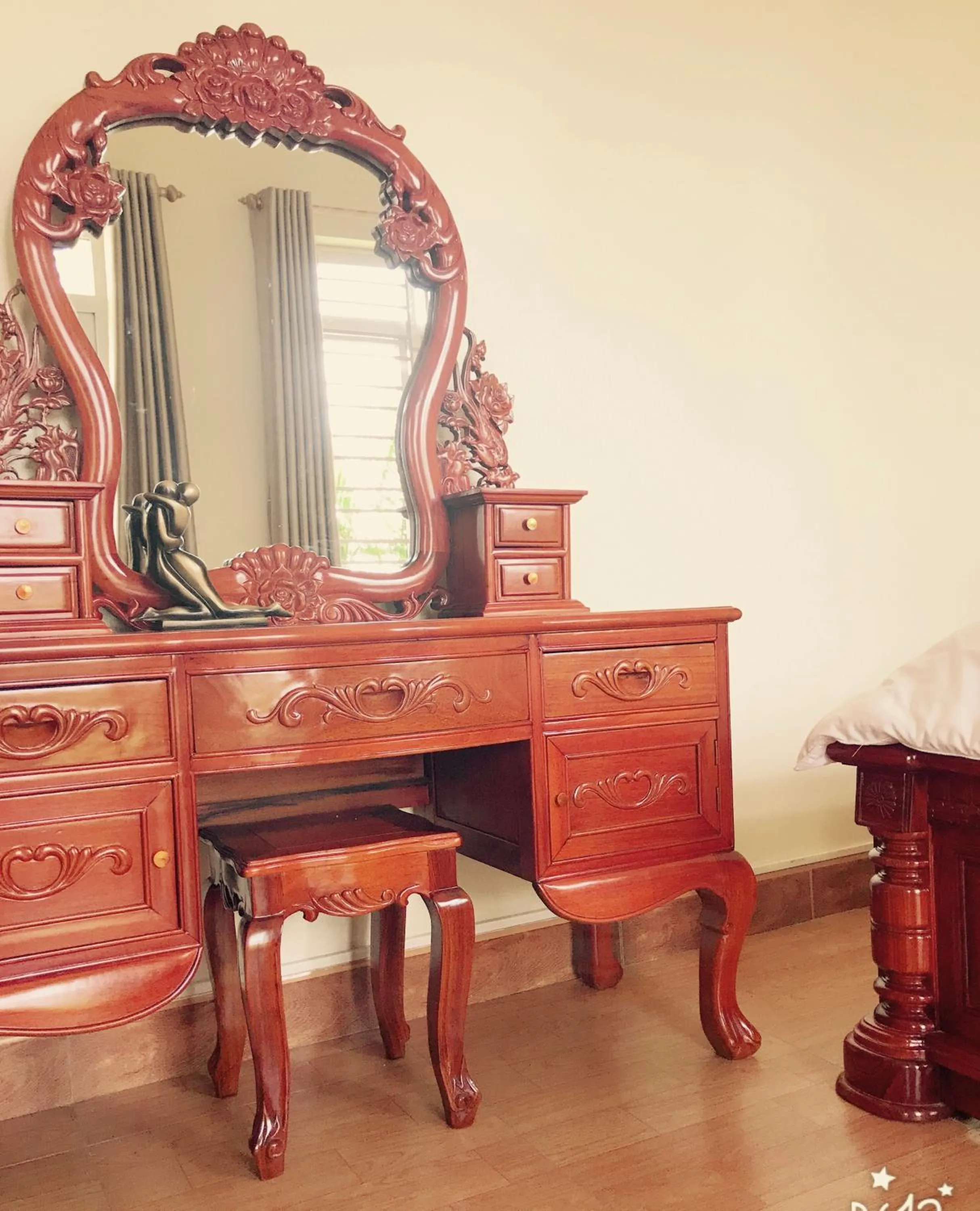 Decorative detail in Binh Minh Hotel