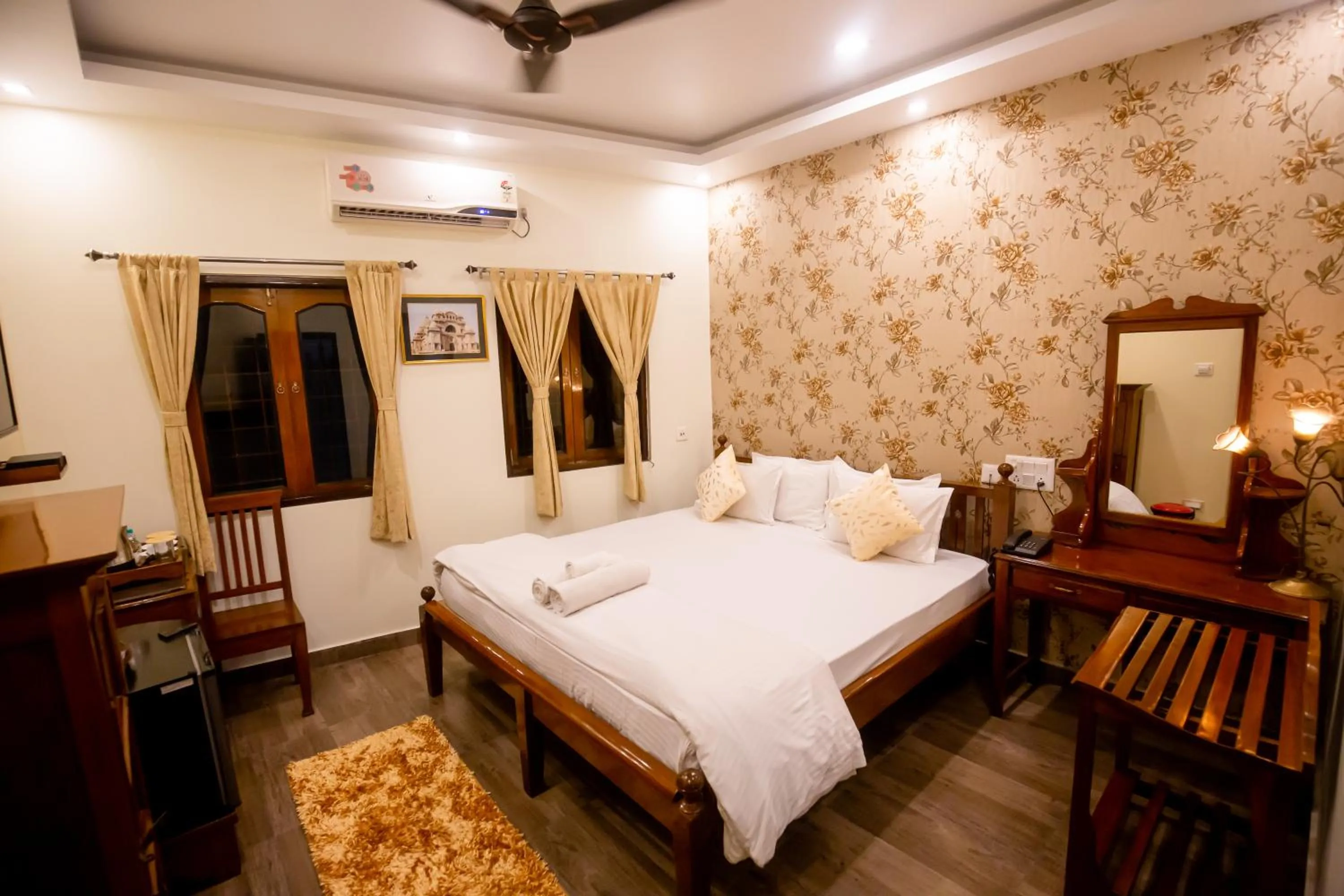 Photo of the whole room, Bed in Hotel Cecil