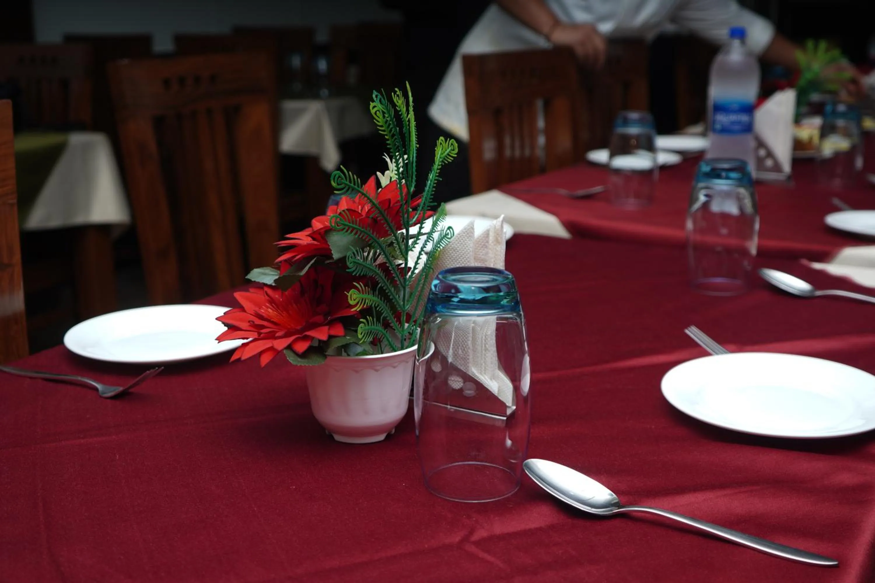 Restaurant/places to eat in Hotel DH