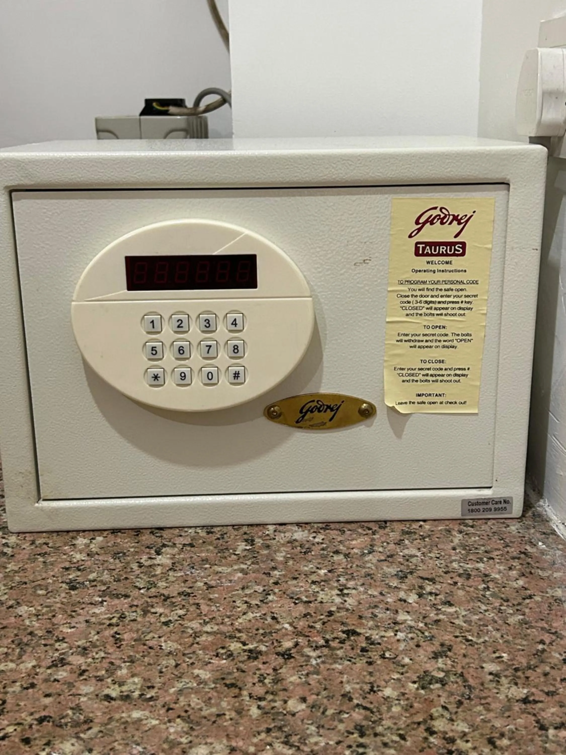 microwave in Hotel DH