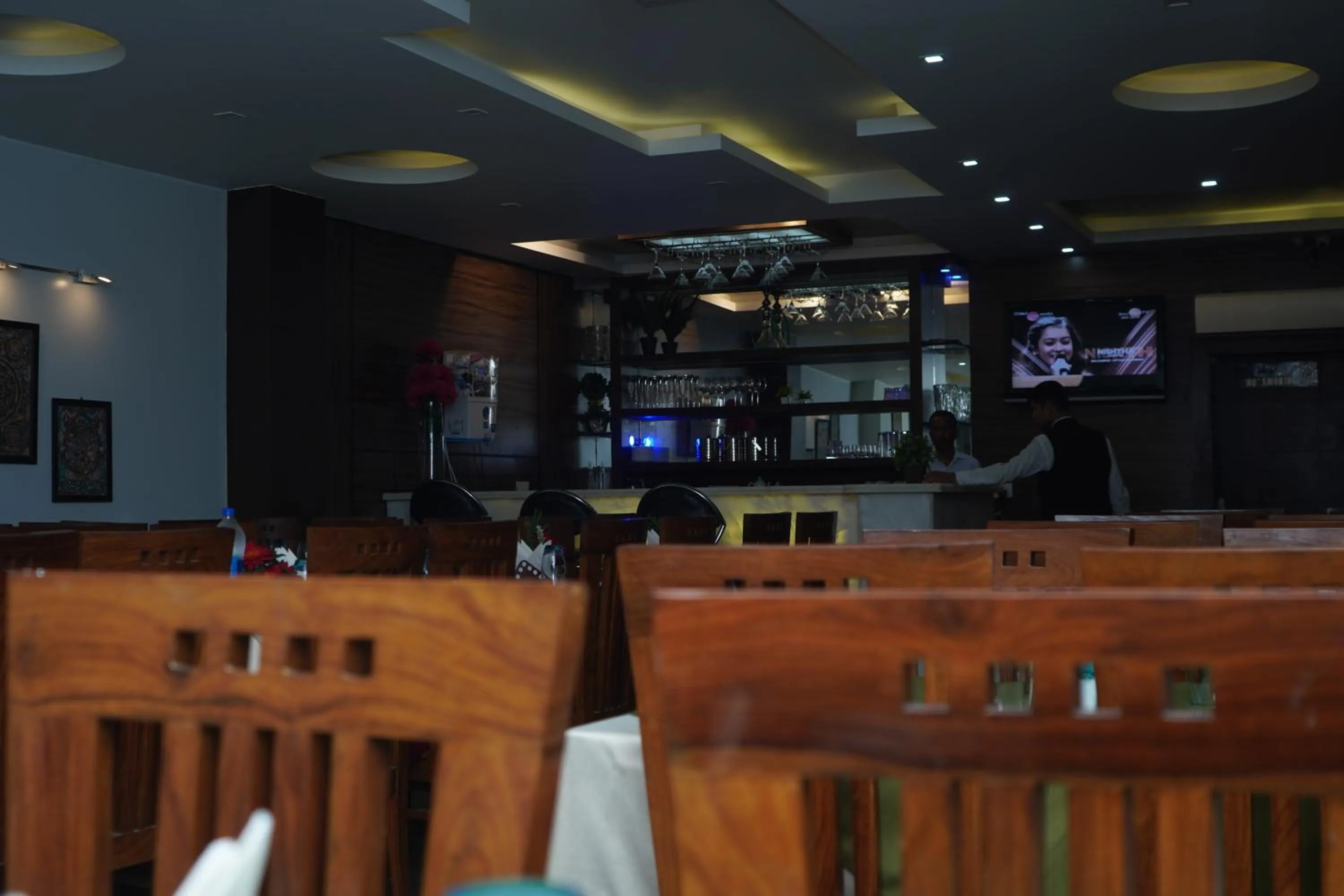 Restaurant/places to eat in Hotel DH