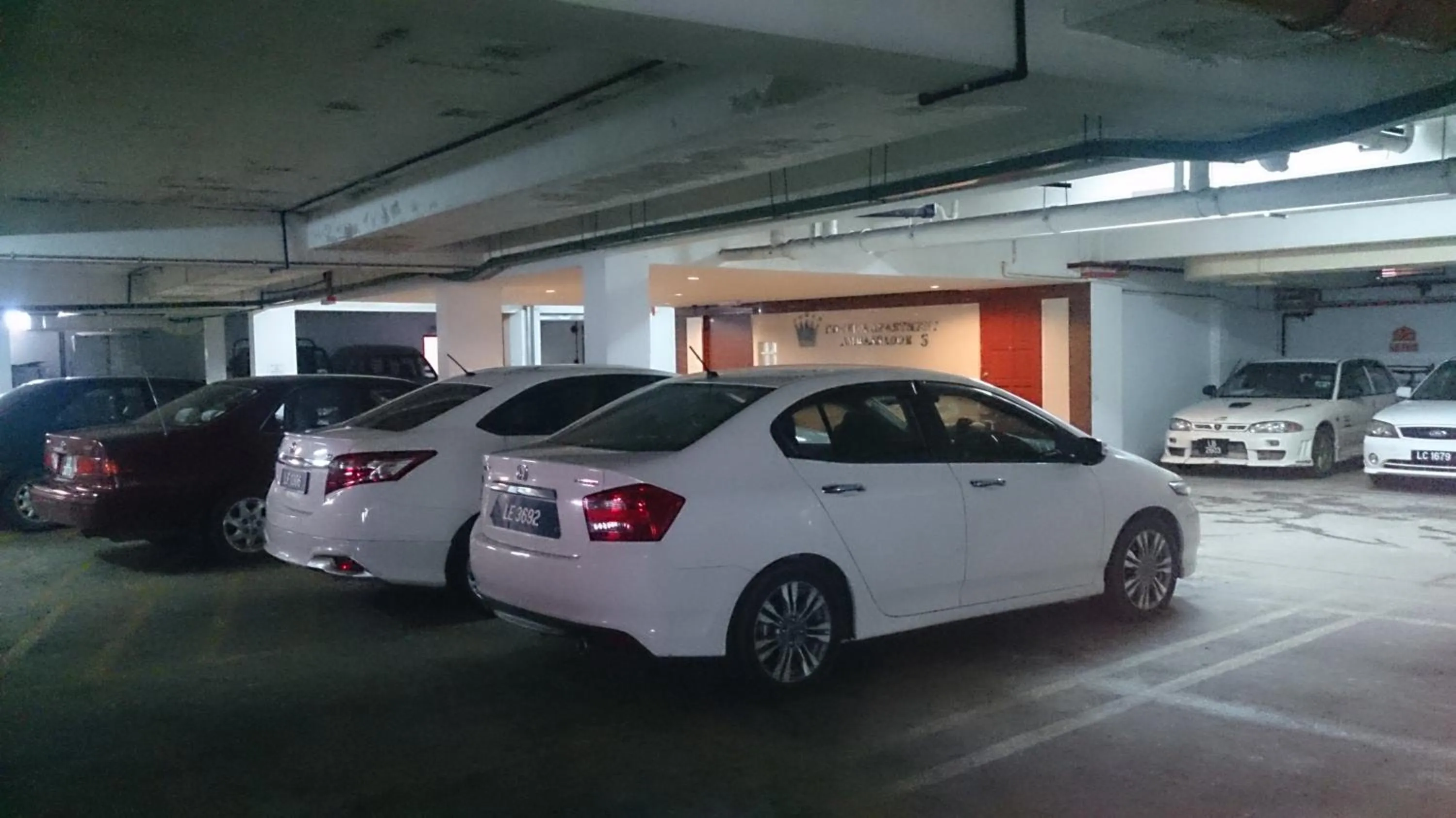 Area and facilities in Hotel & Apartment Ambassador 3