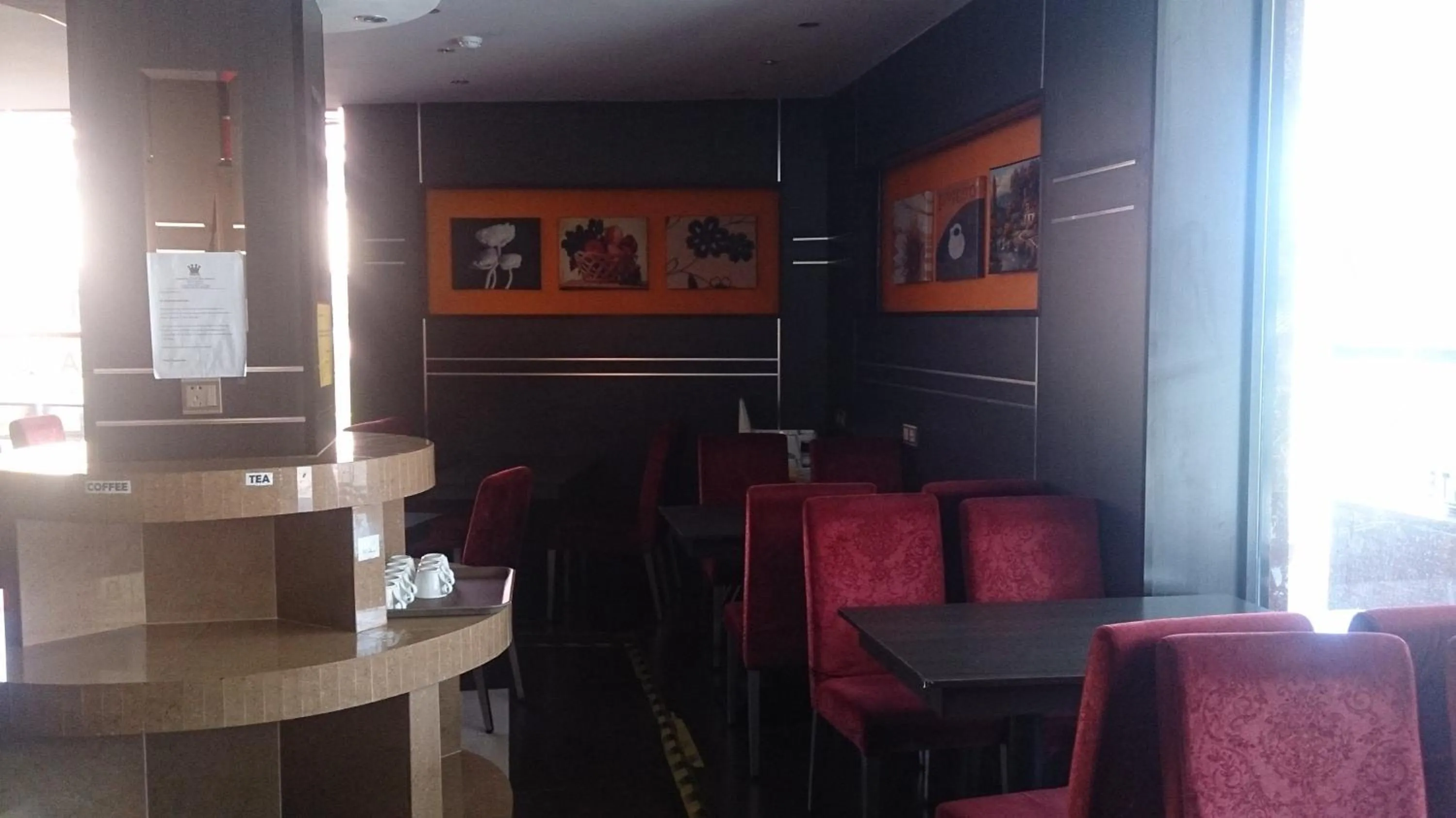 Restaurant/places to eat in Hotel & Apartment Ambassador 3