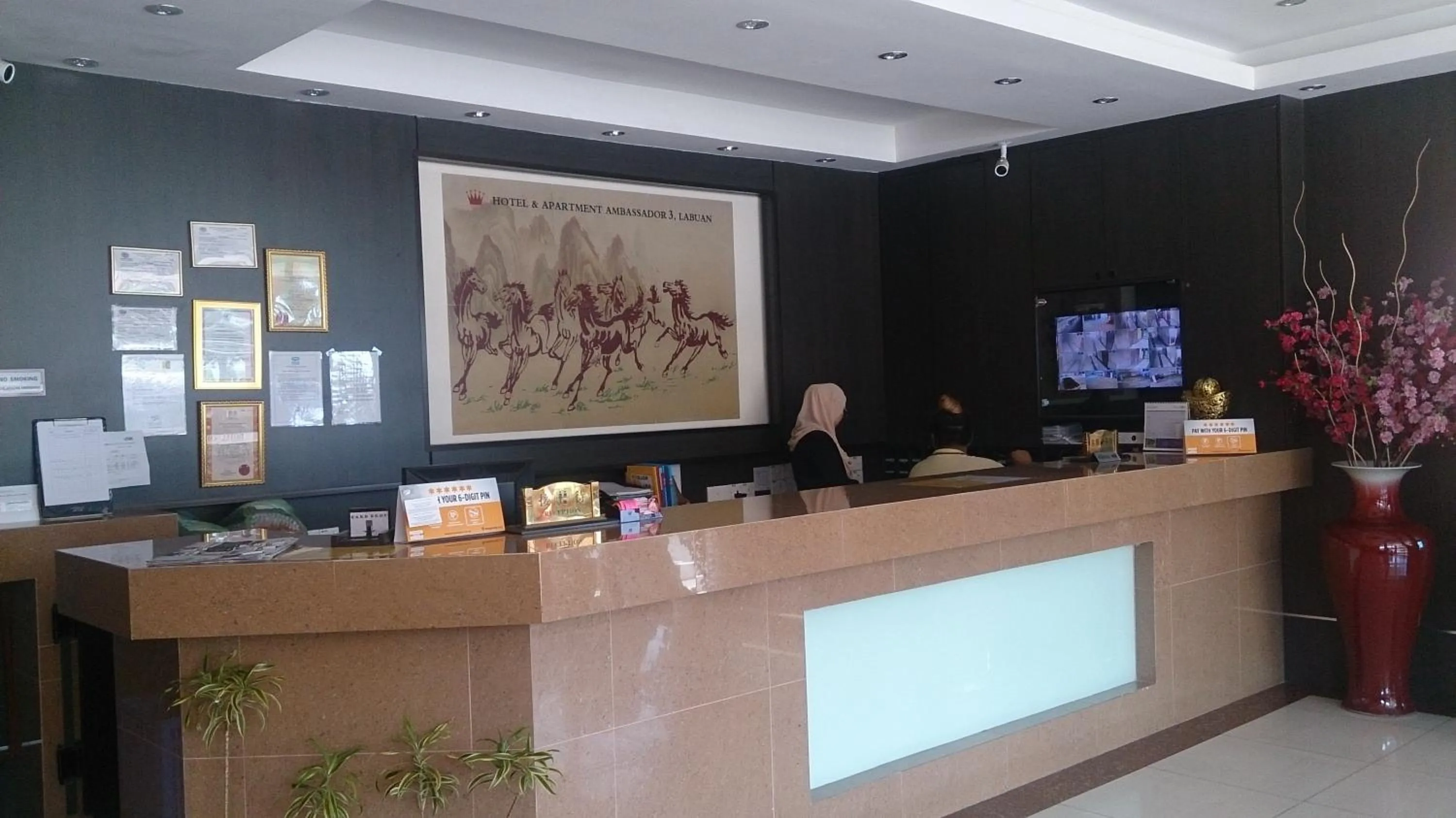 Lobby or reception in Hotel & Apartment Ambassador 3