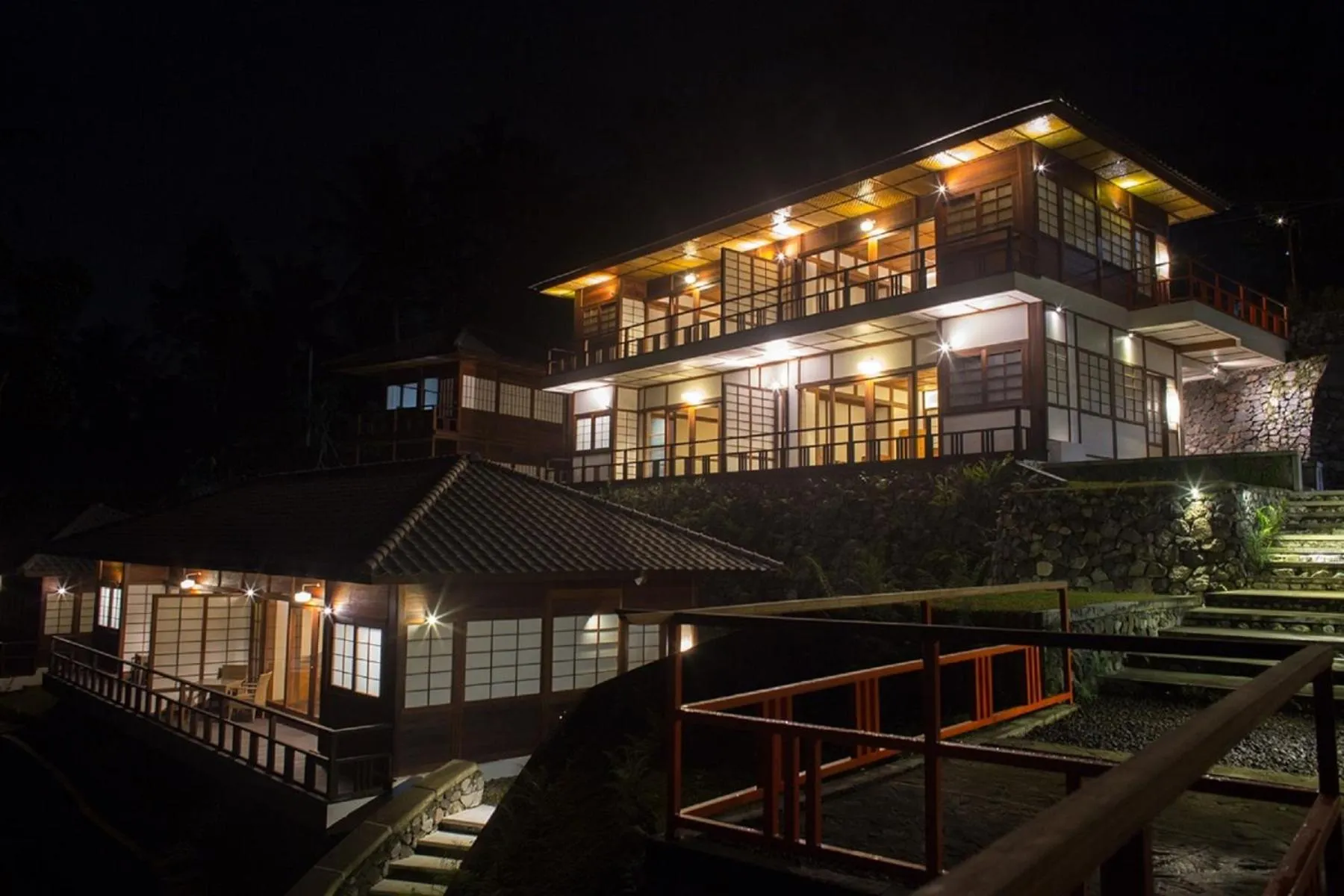 Night in Suarapura Resort & Spa