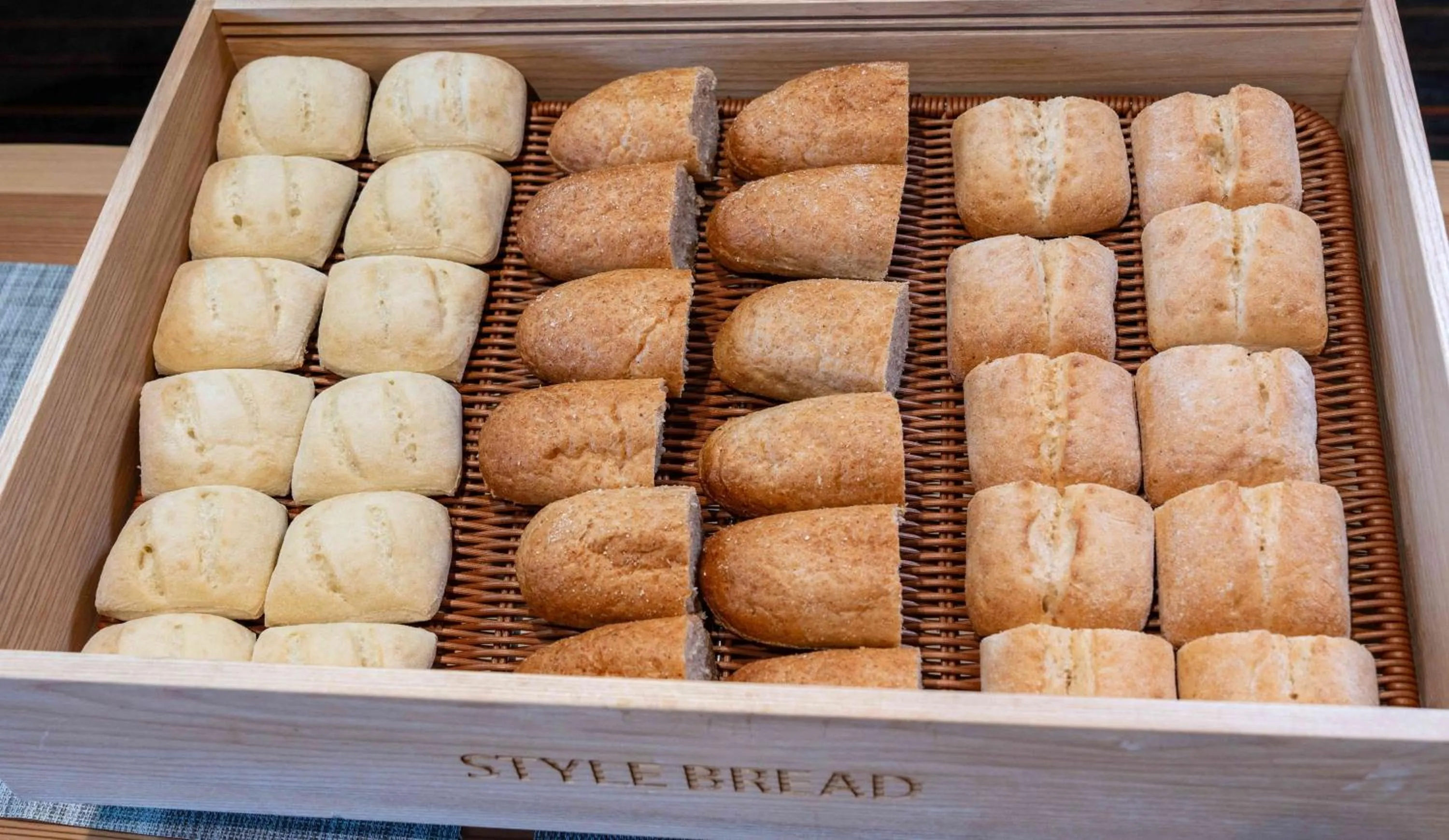 Food and drinks in Motosu Phoenix Hotel