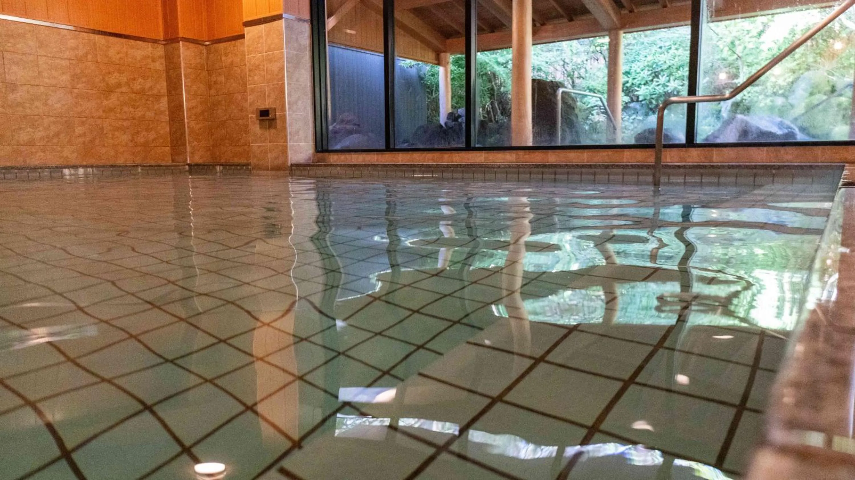 Hot Spring Bath in Motosu Phoenix Hotel