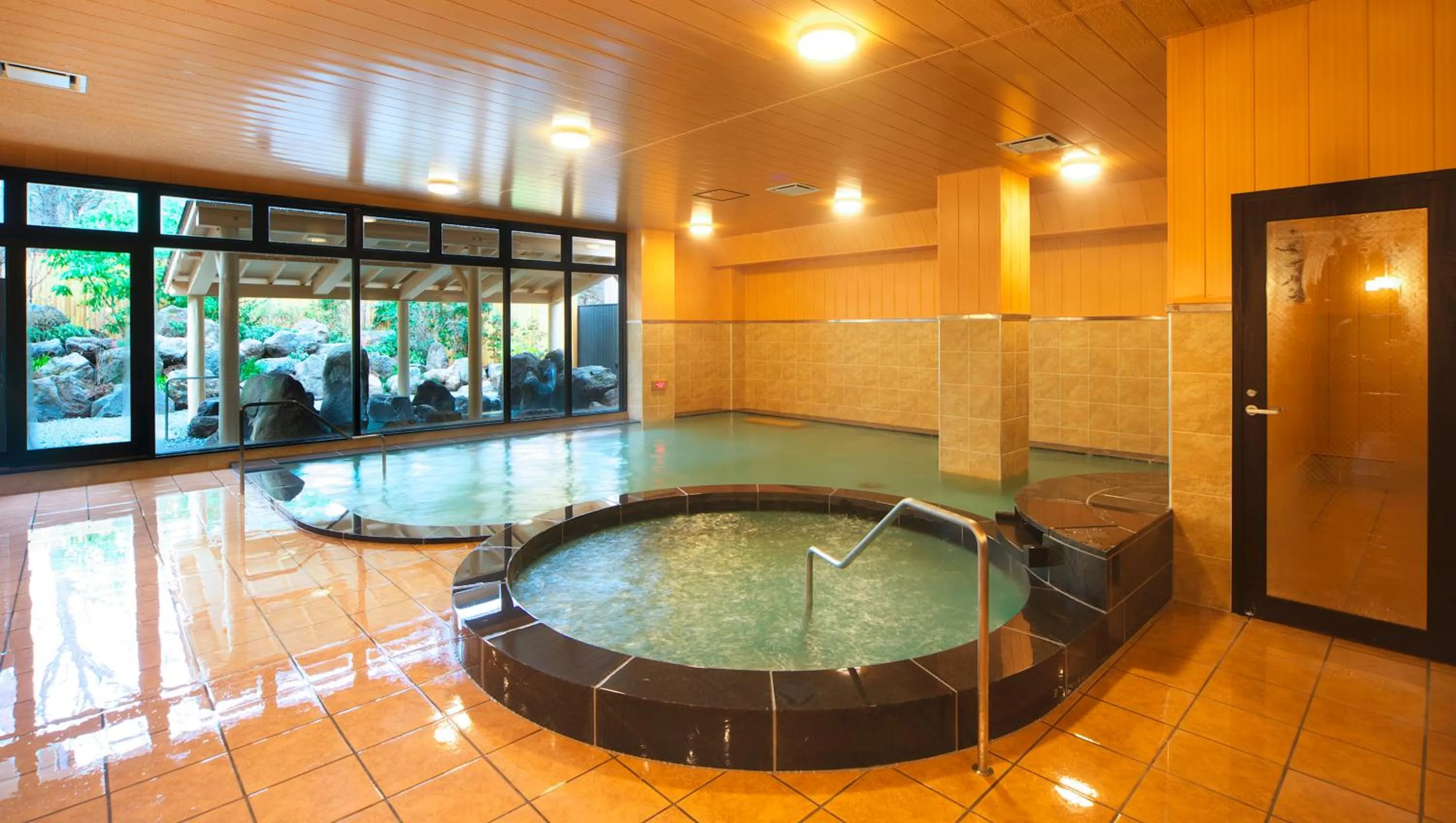 Hot Spring Bath in Motosu Phoenix Hotel