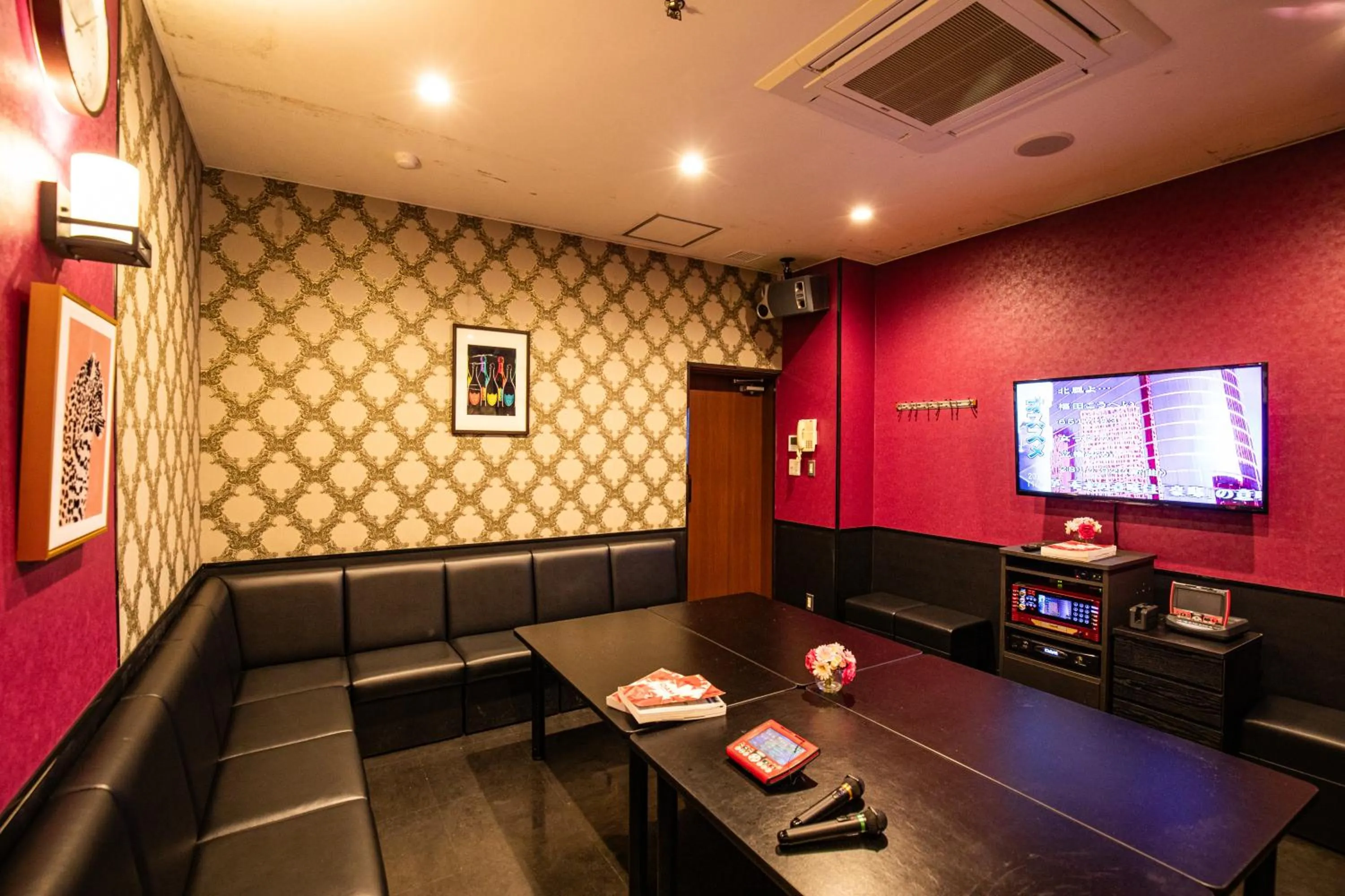 Karaoke in Motosu Phoenix Hotel