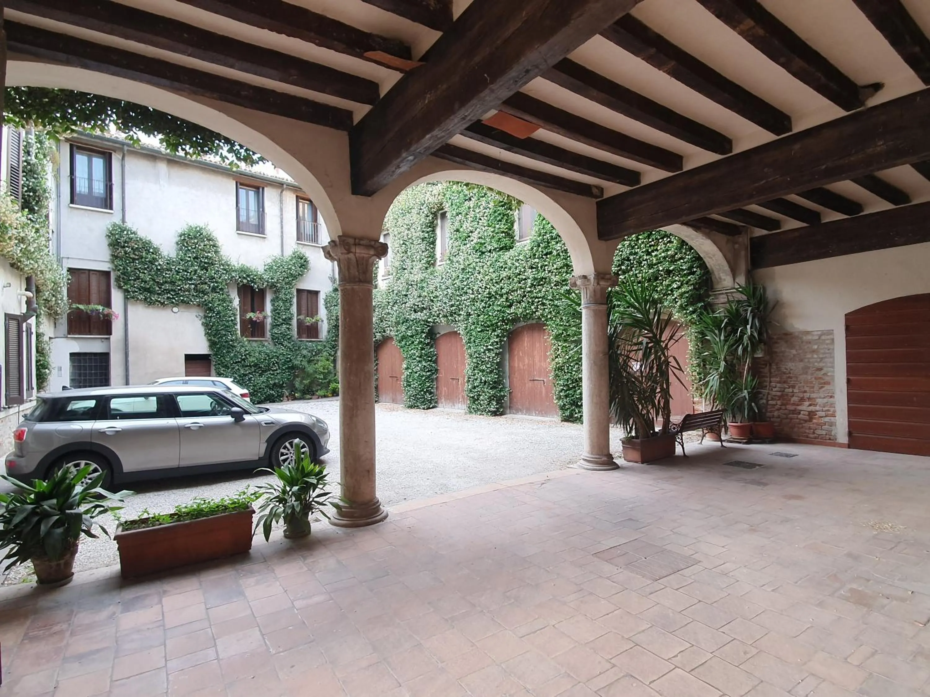 Parking in Corte Pomponazza
