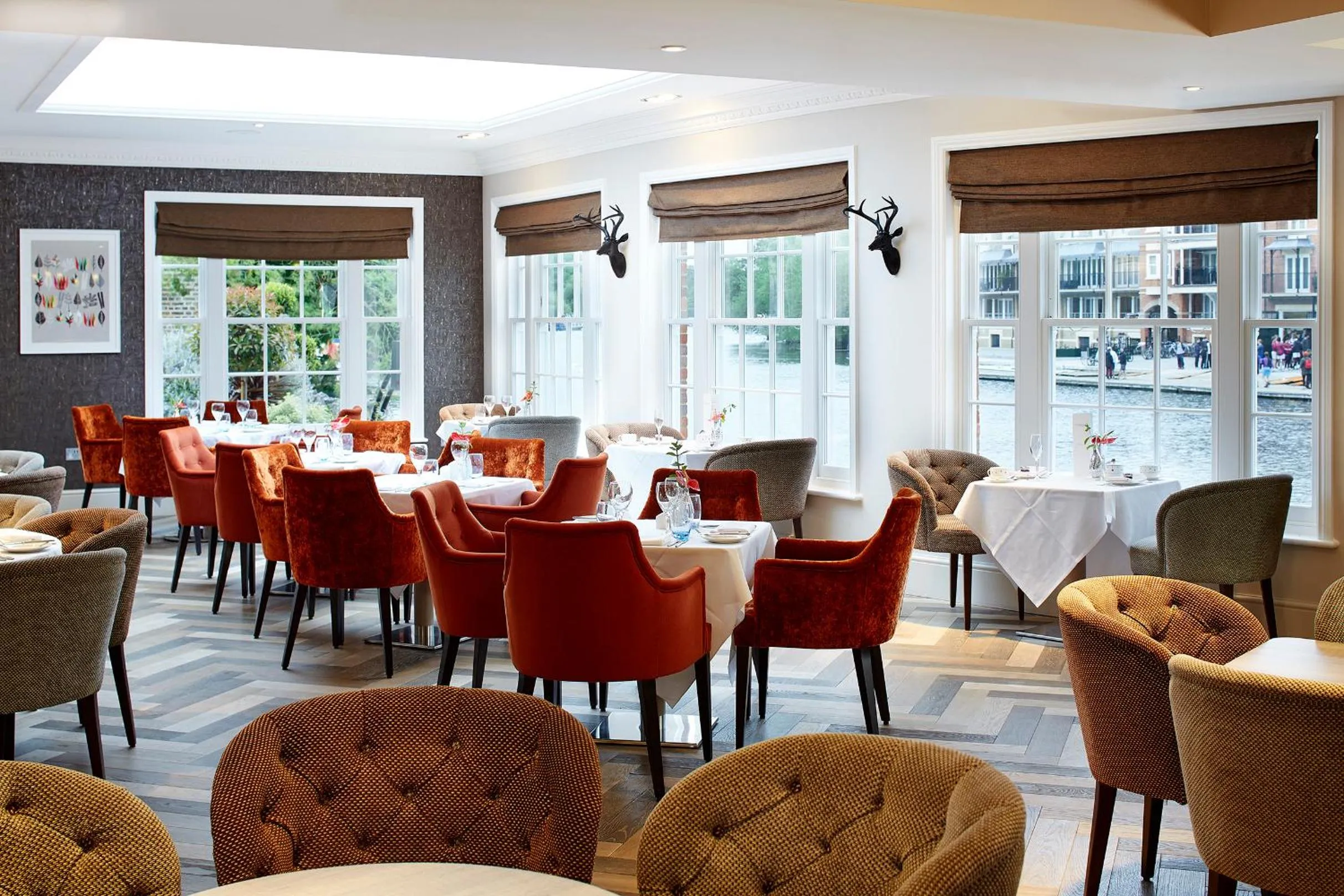 Restaurant/places to eat in Sir Christopher Wren Hotel