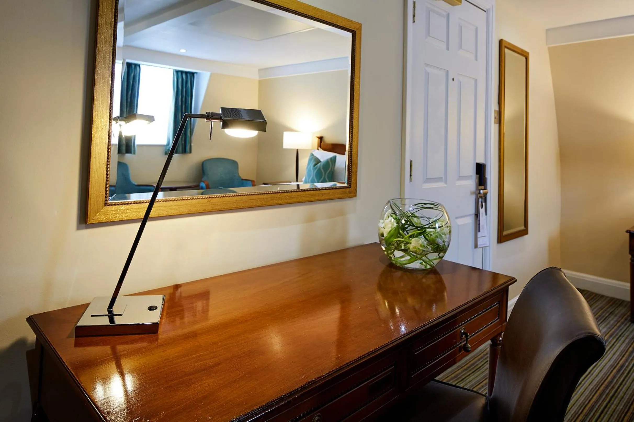 Seating area in Sir Christopher Wren Hotel