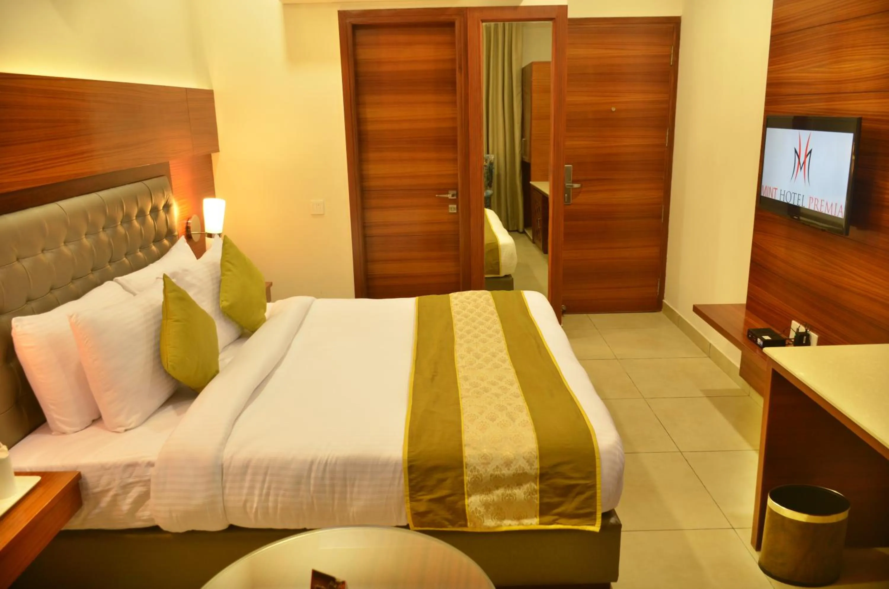 Bedroom, Bed in Mint Hotel Premia Chandigarh, Zirakpur