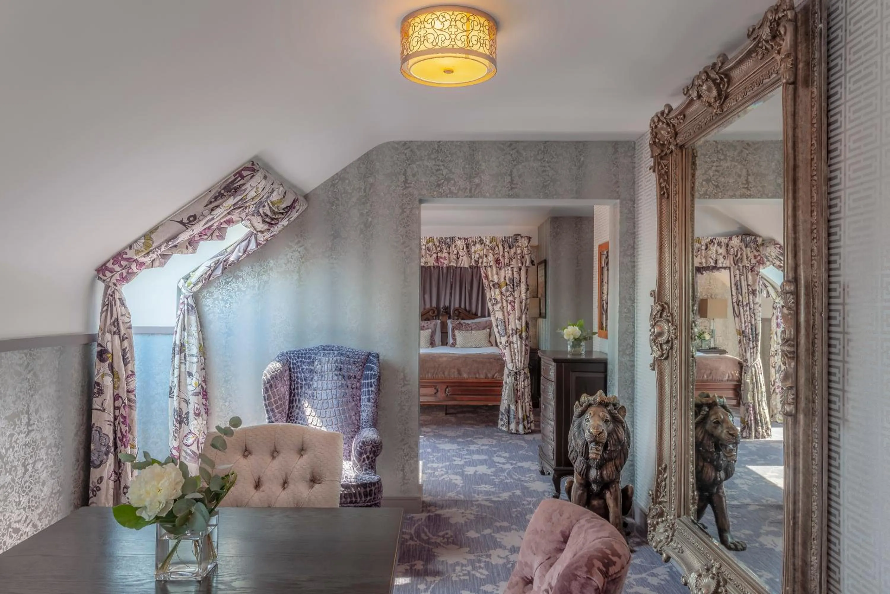 Living room, Bed in Clontarf Castle Hotel