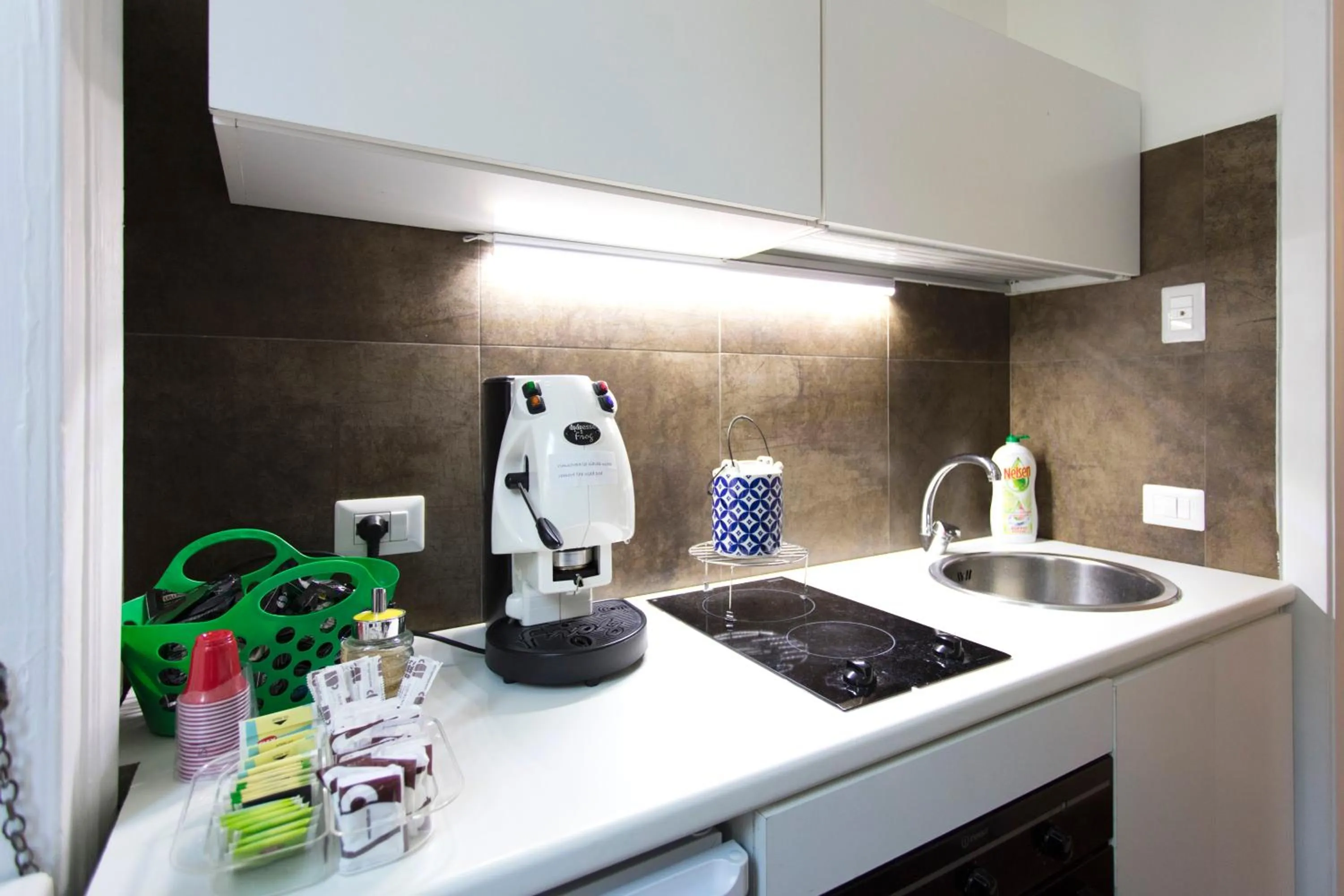 Communal kitchen in B&B A Durmì