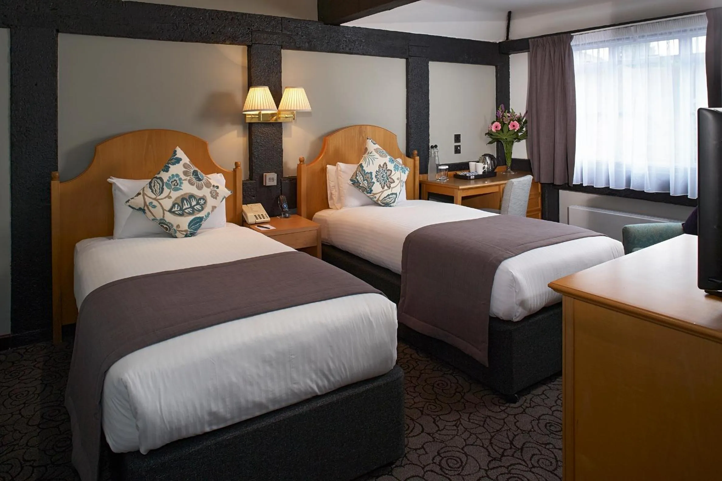 Bedroom in Copthorne Hotel London Gatwick