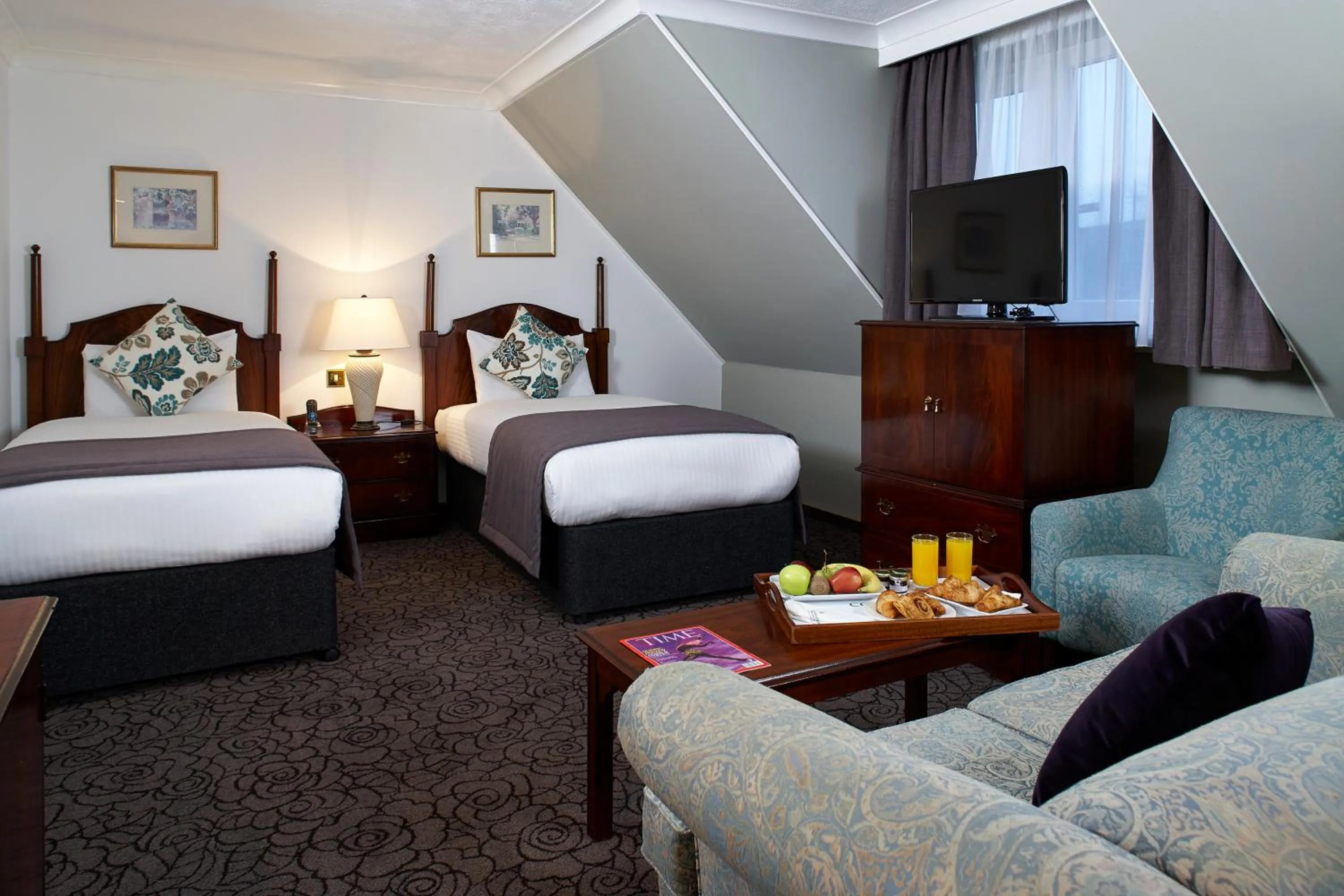 Bedroom in Copthorne Hotel London Gatwick