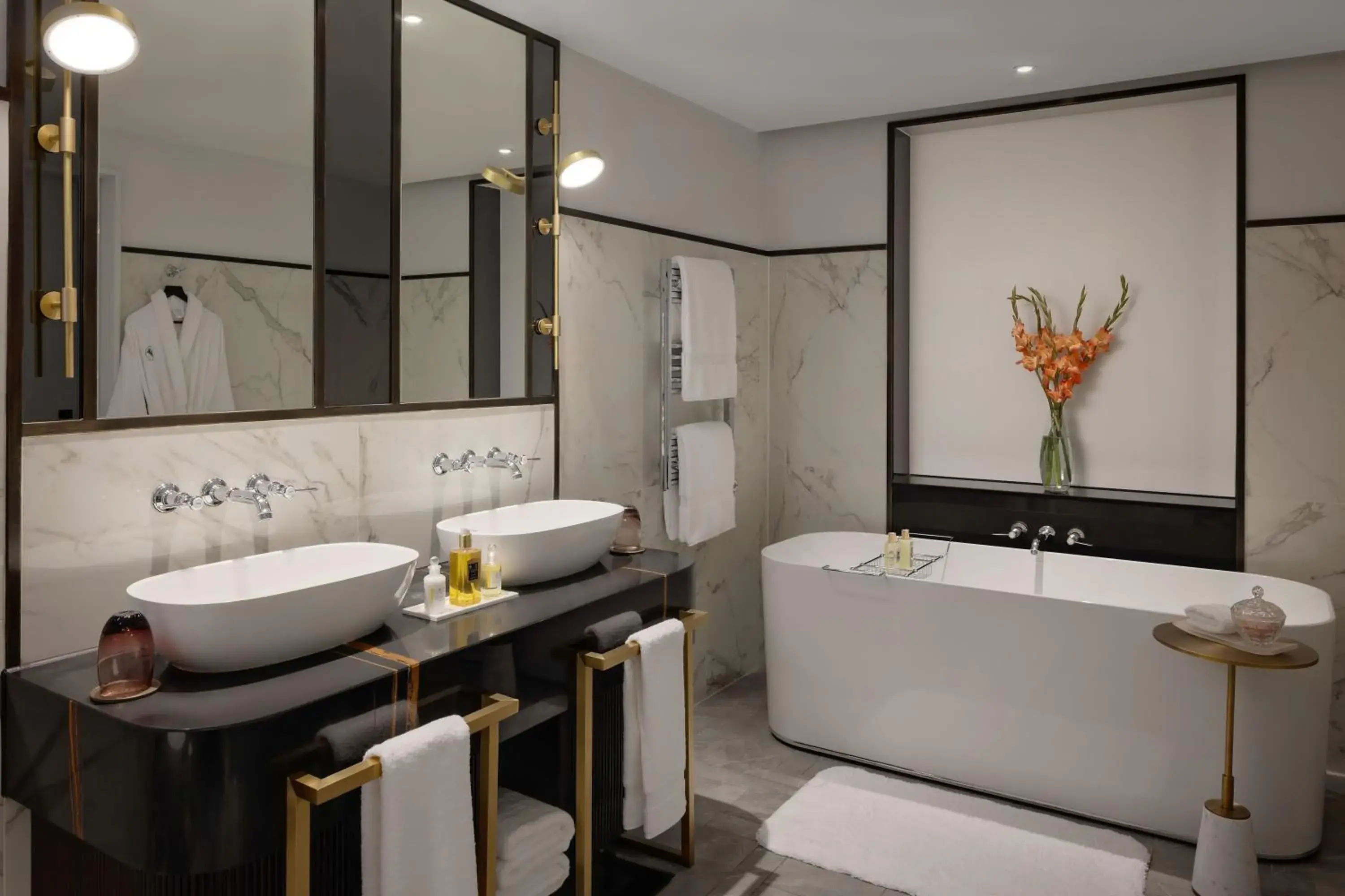 One-Bedroom Suite in The Biltmore Mayfair One-Bedroom Suite in The Biltmore Mayfair