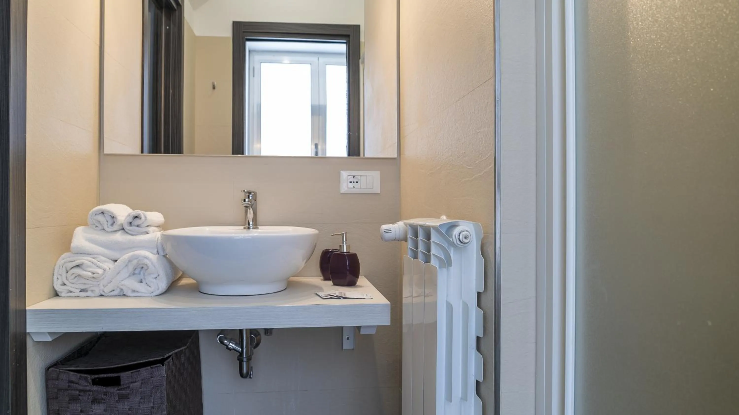 Bathroom in Residence Palazzo dei Delfini by RECEPTIO