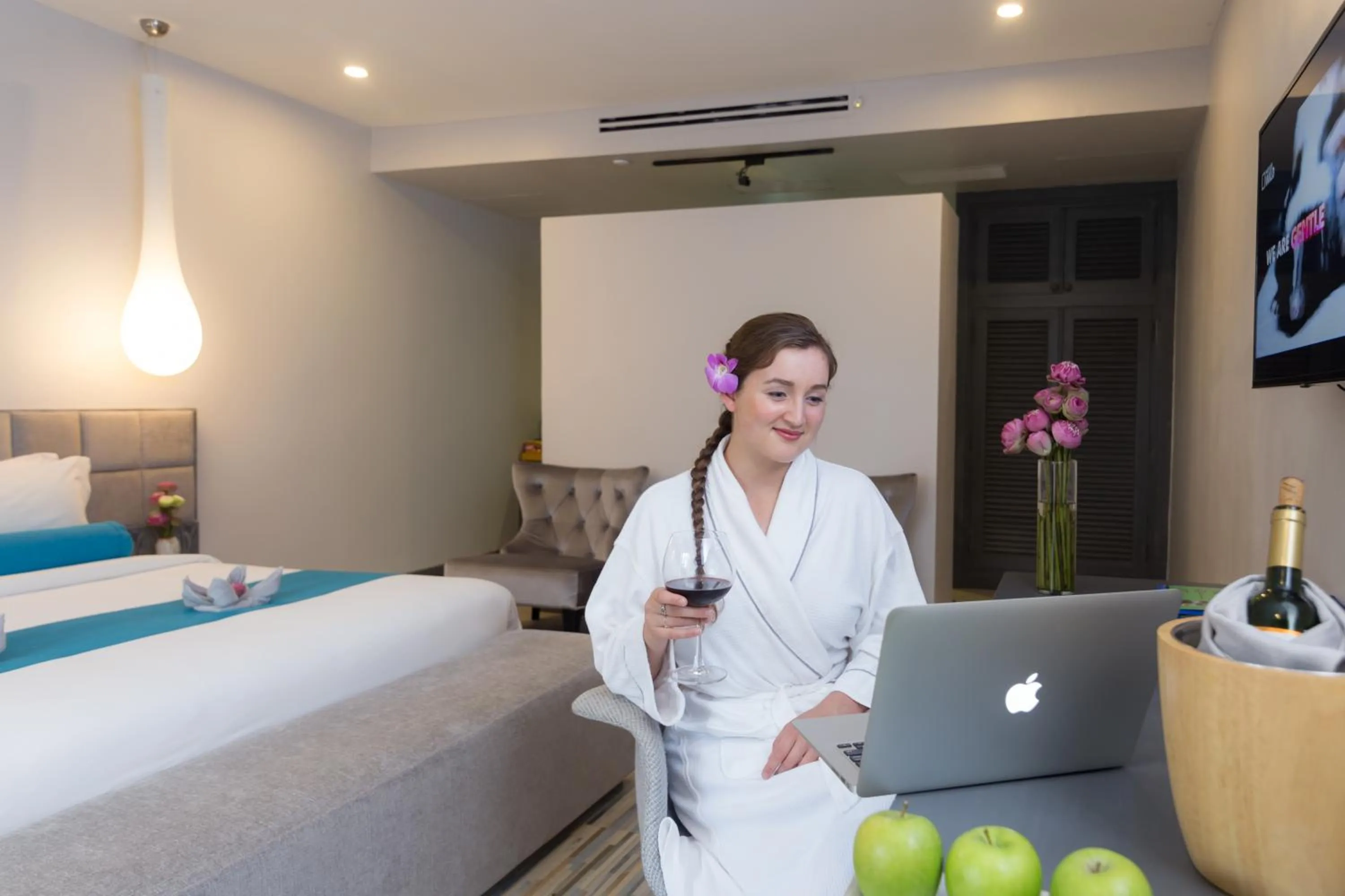 Photo of the whole room, Bed in Damrei Residence & Spa