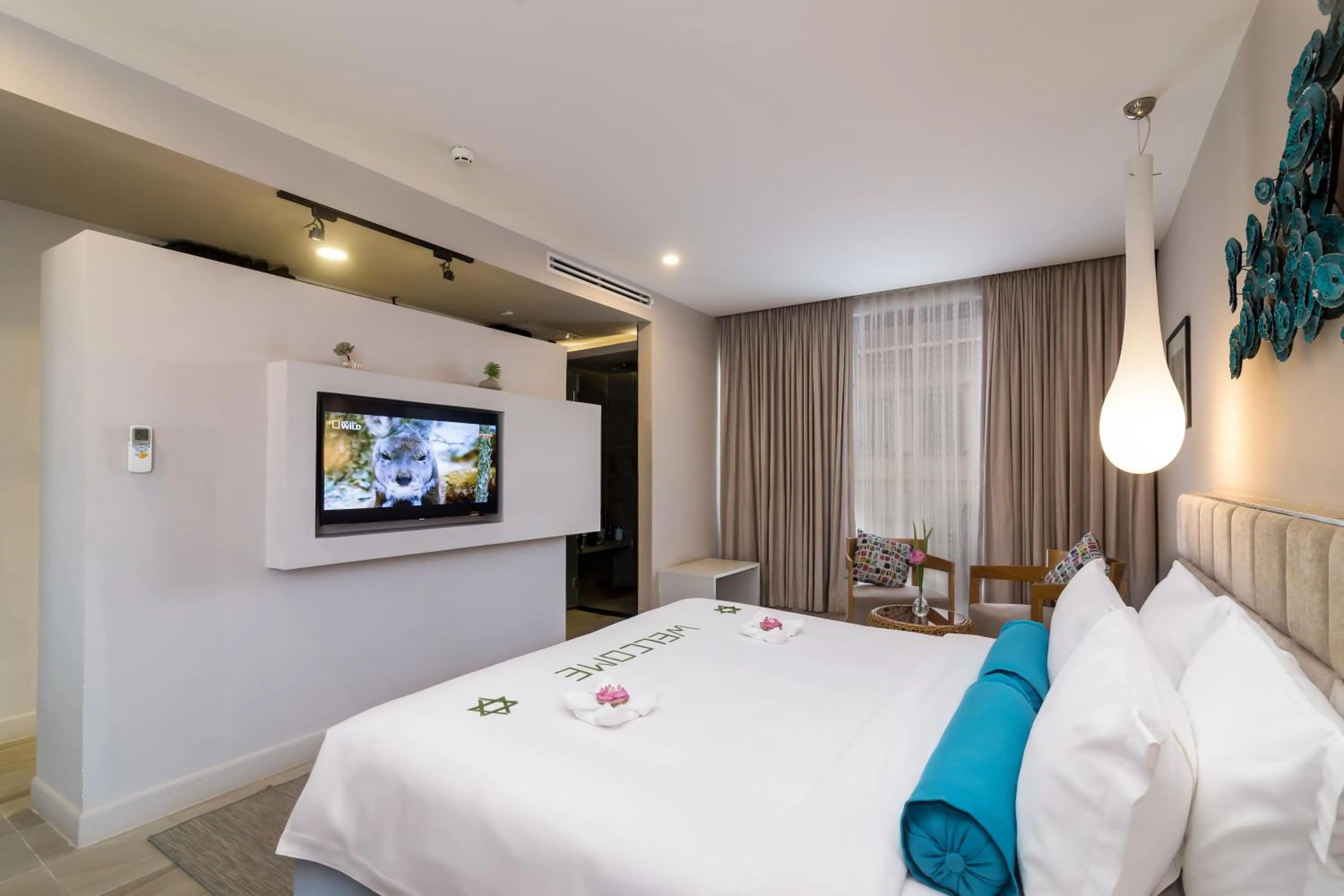 Photo of the whole room, Bed in Damrei Residence & Spa