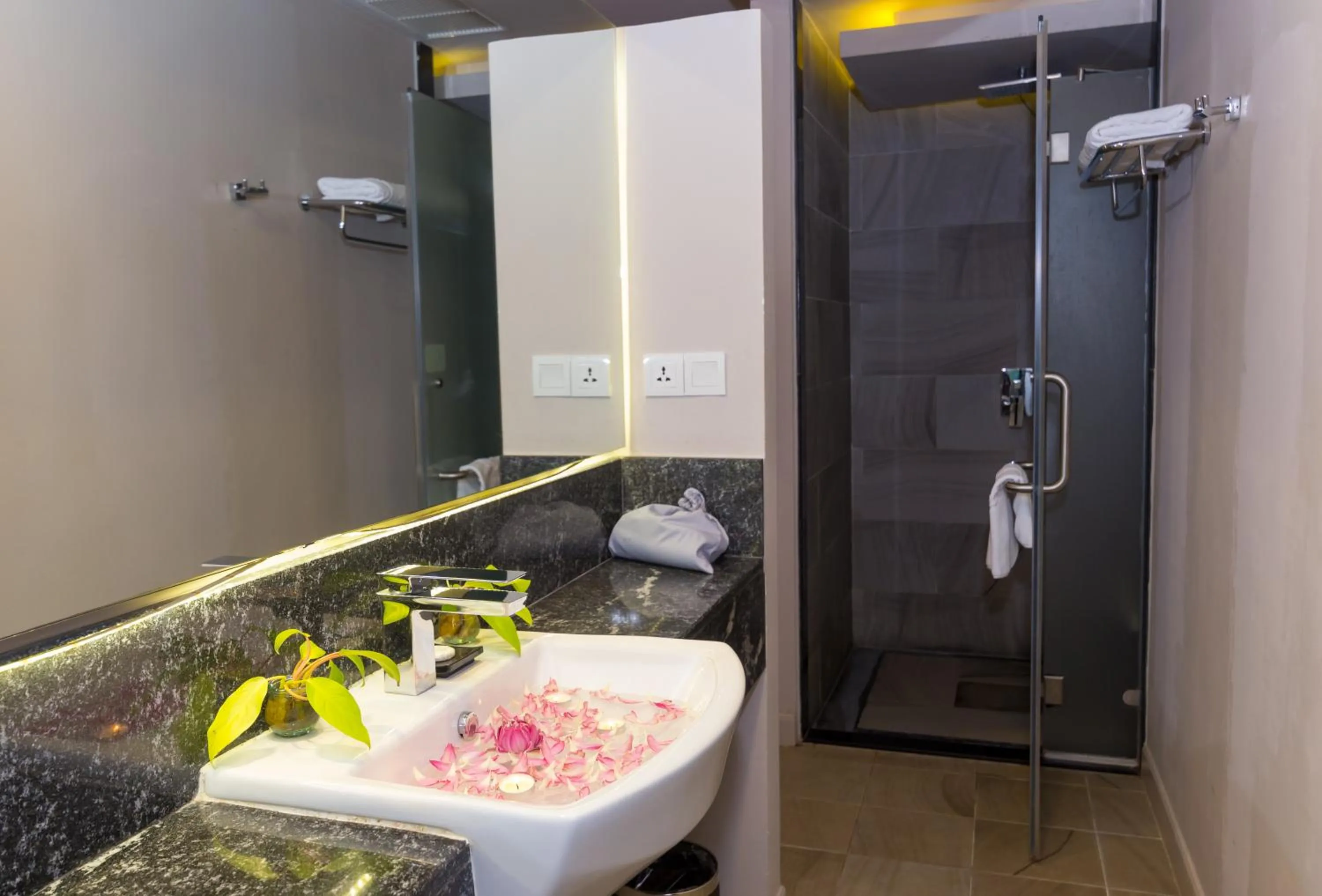 Bathroom in Damrei Residence & Spa