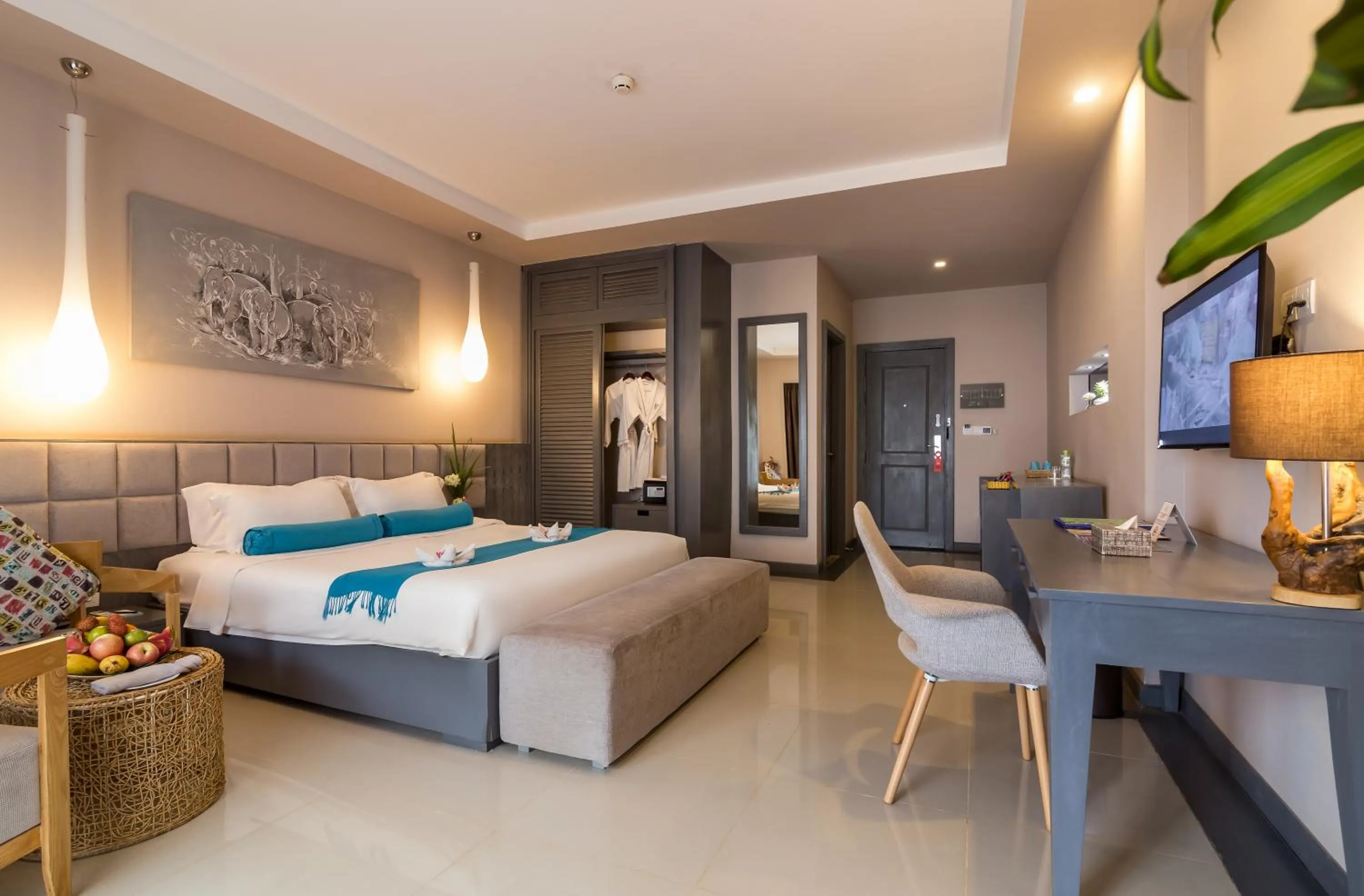 Photo of the whole room, Bed in Damrei Residence & Spa