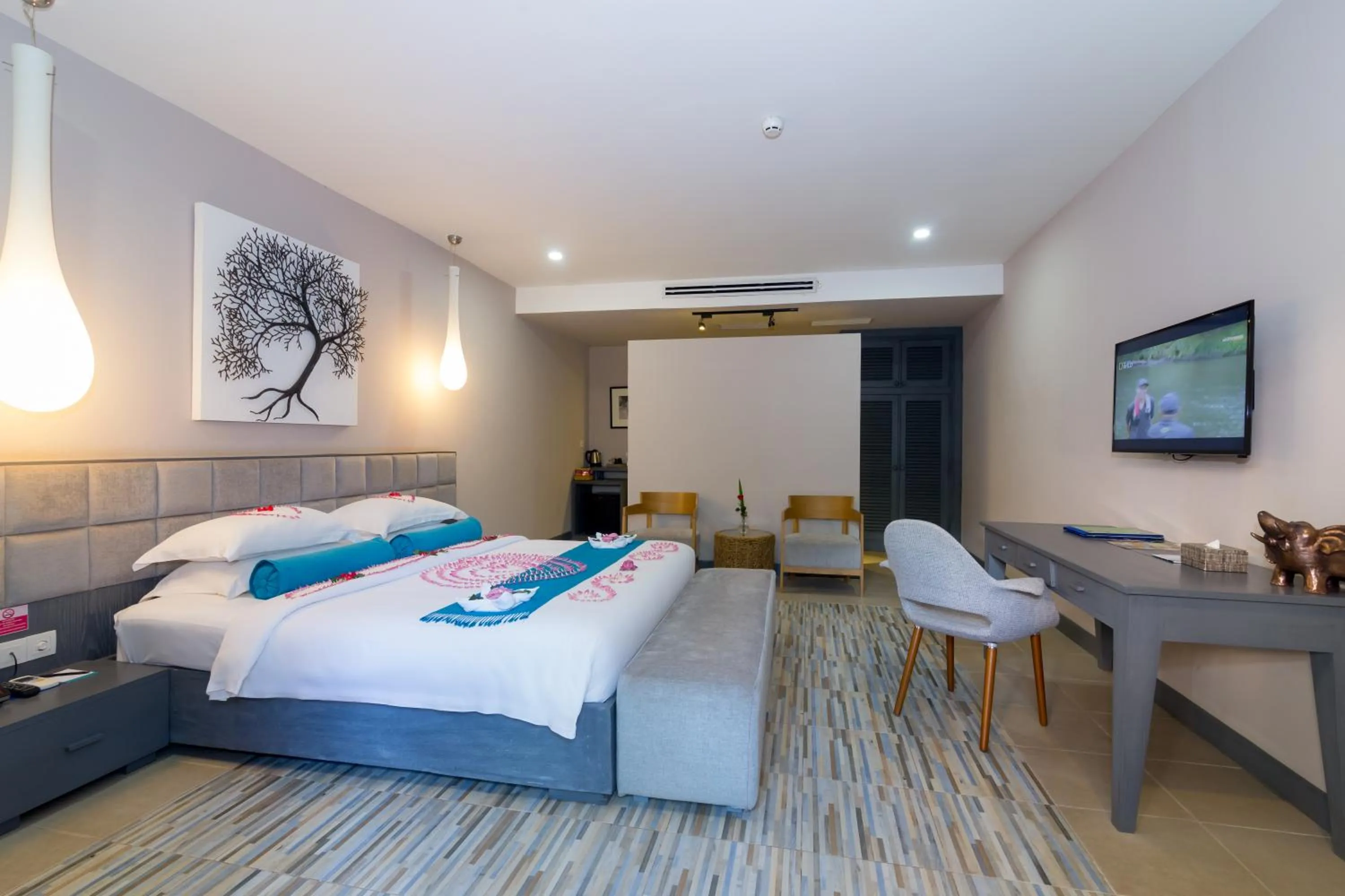 Photo of the whole room, Bed in Damrei Residence & Spa