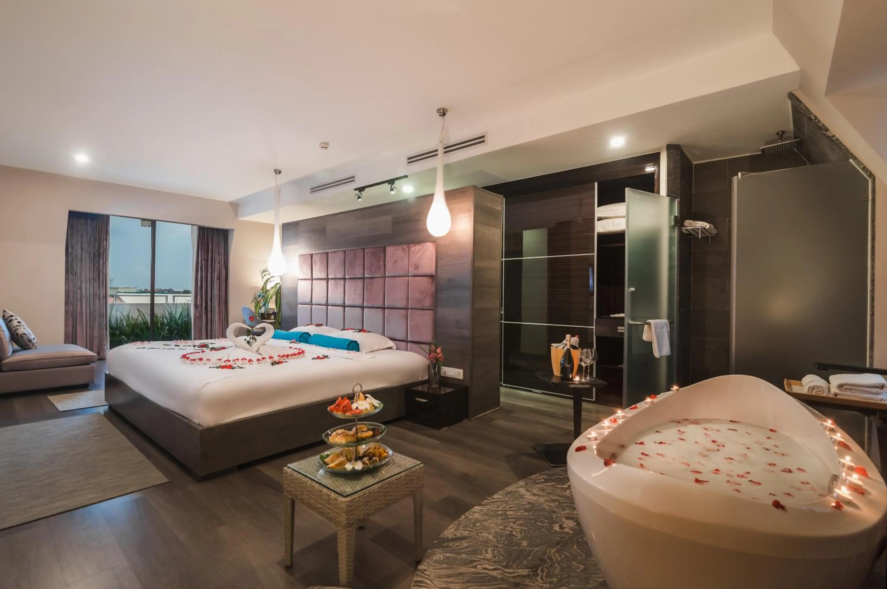 Photo of the whole room, Bed in Damrei Residence & Spa