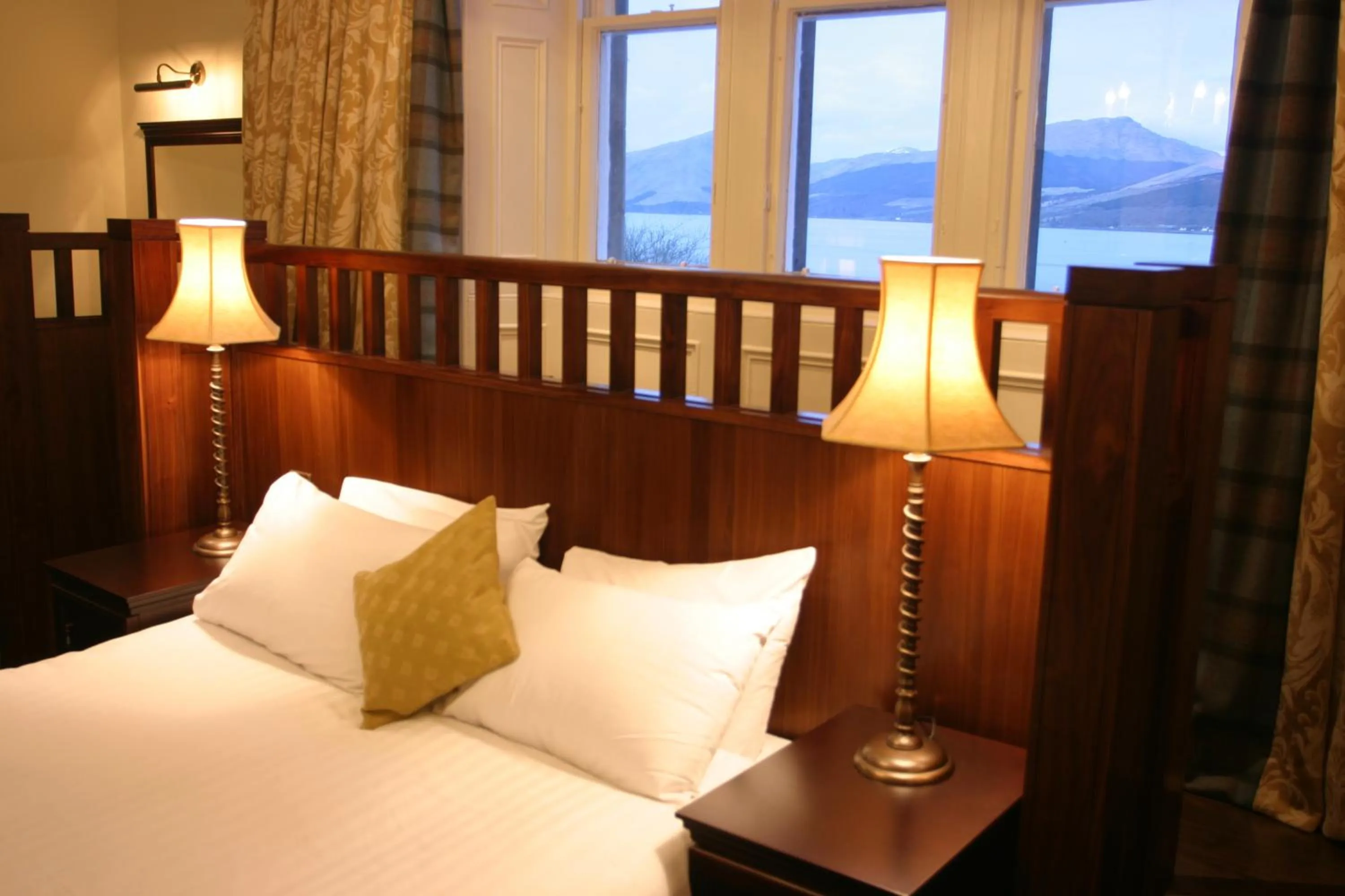 Bedroom, Bed in Loch Fyne Hotel & Spa