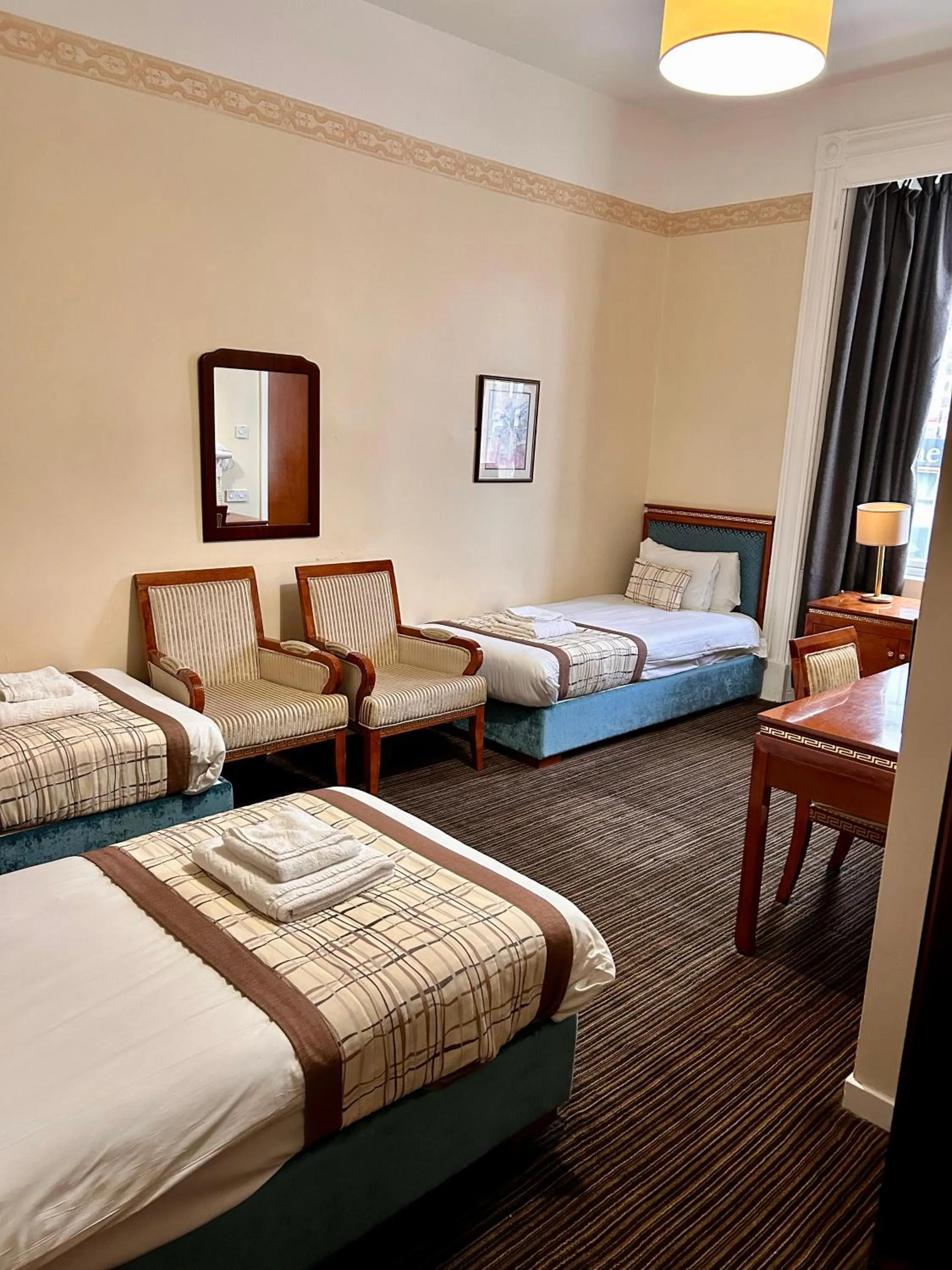 Photo of the whole room, Bed in Royal Thurso Hotel