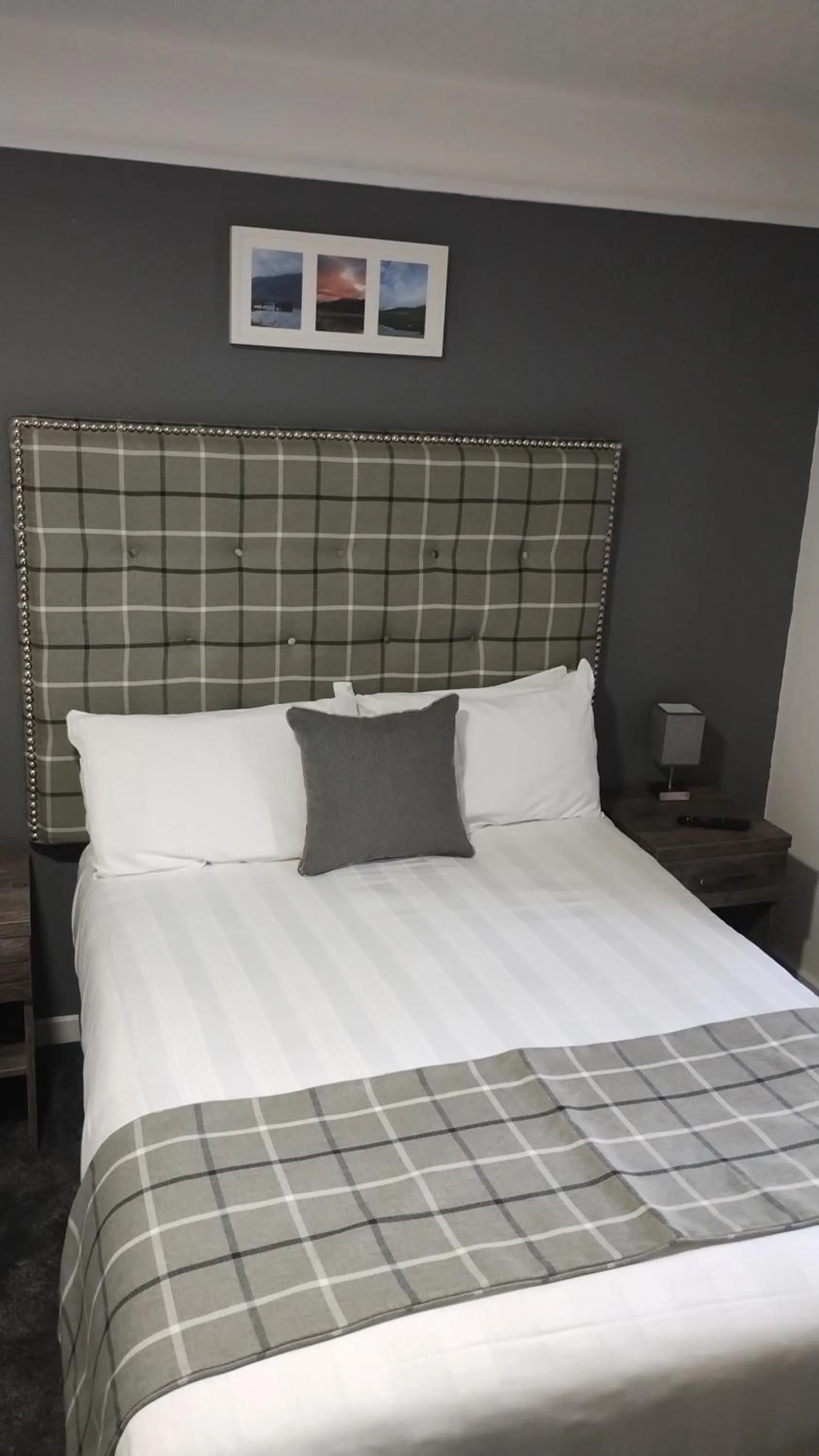 Bedroom, Bed in Royal Thurso Hotel