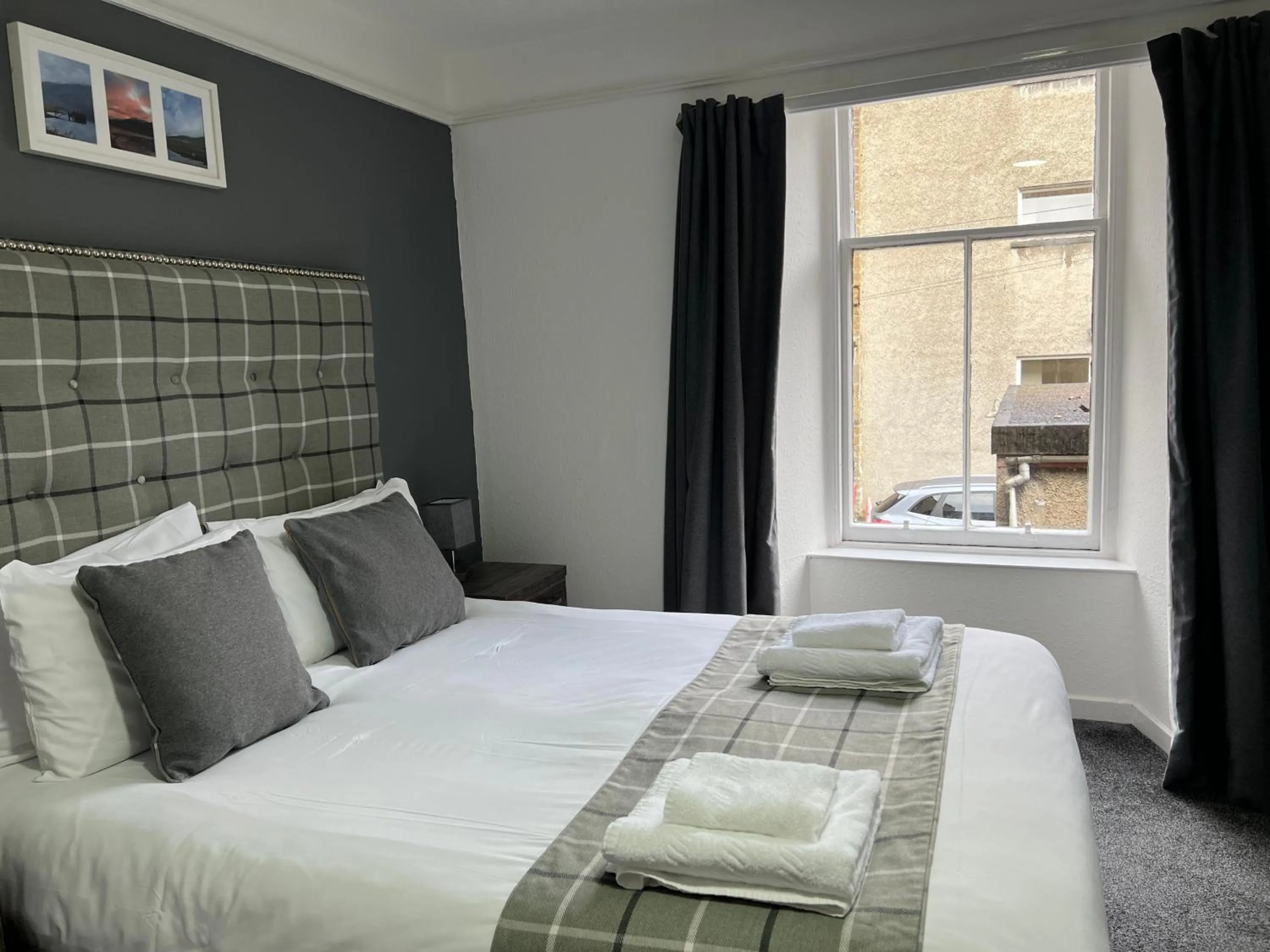 Bedroom, Bed in Royal Thurso Hotel