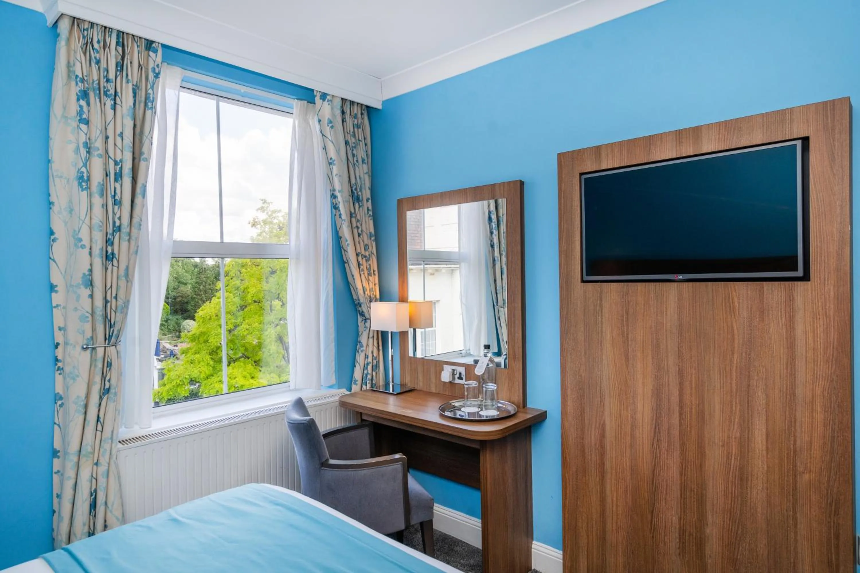 Bed in Bromley Court Hotel London