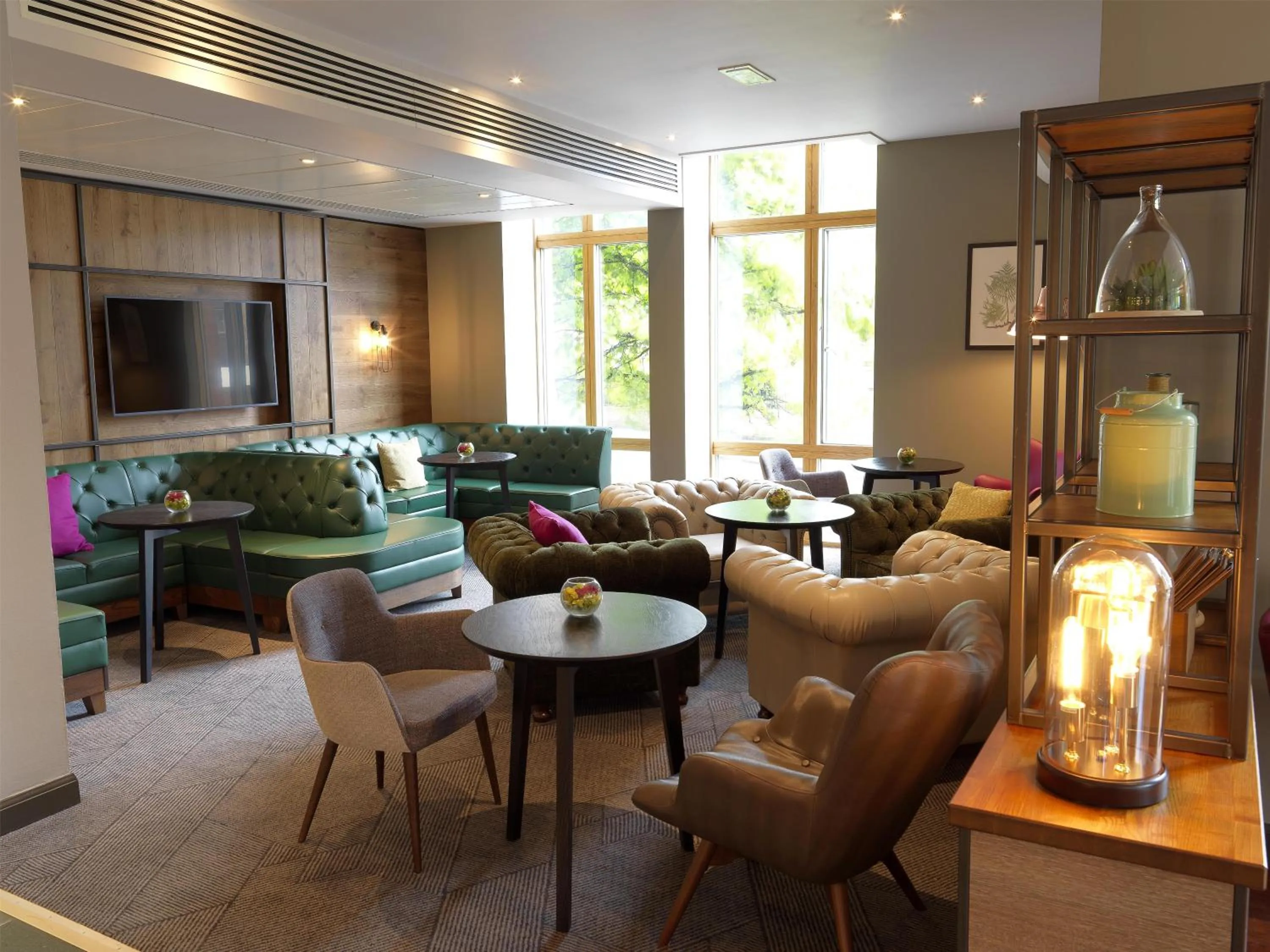 Lounge or bar in Hilton Garden Inn Birmingham Brindley Place