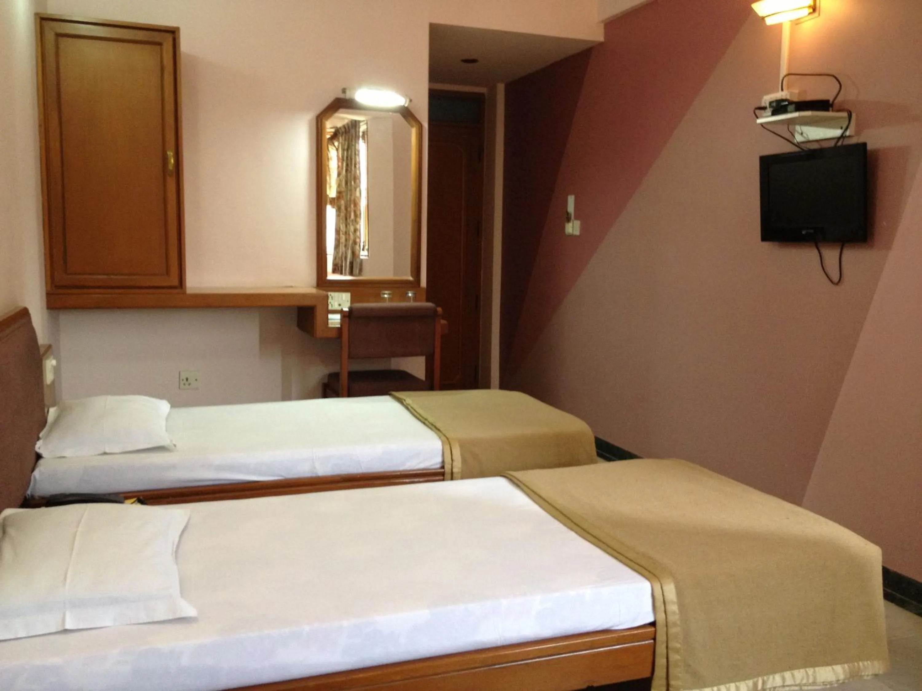 Other, Bed in Hotel GRG