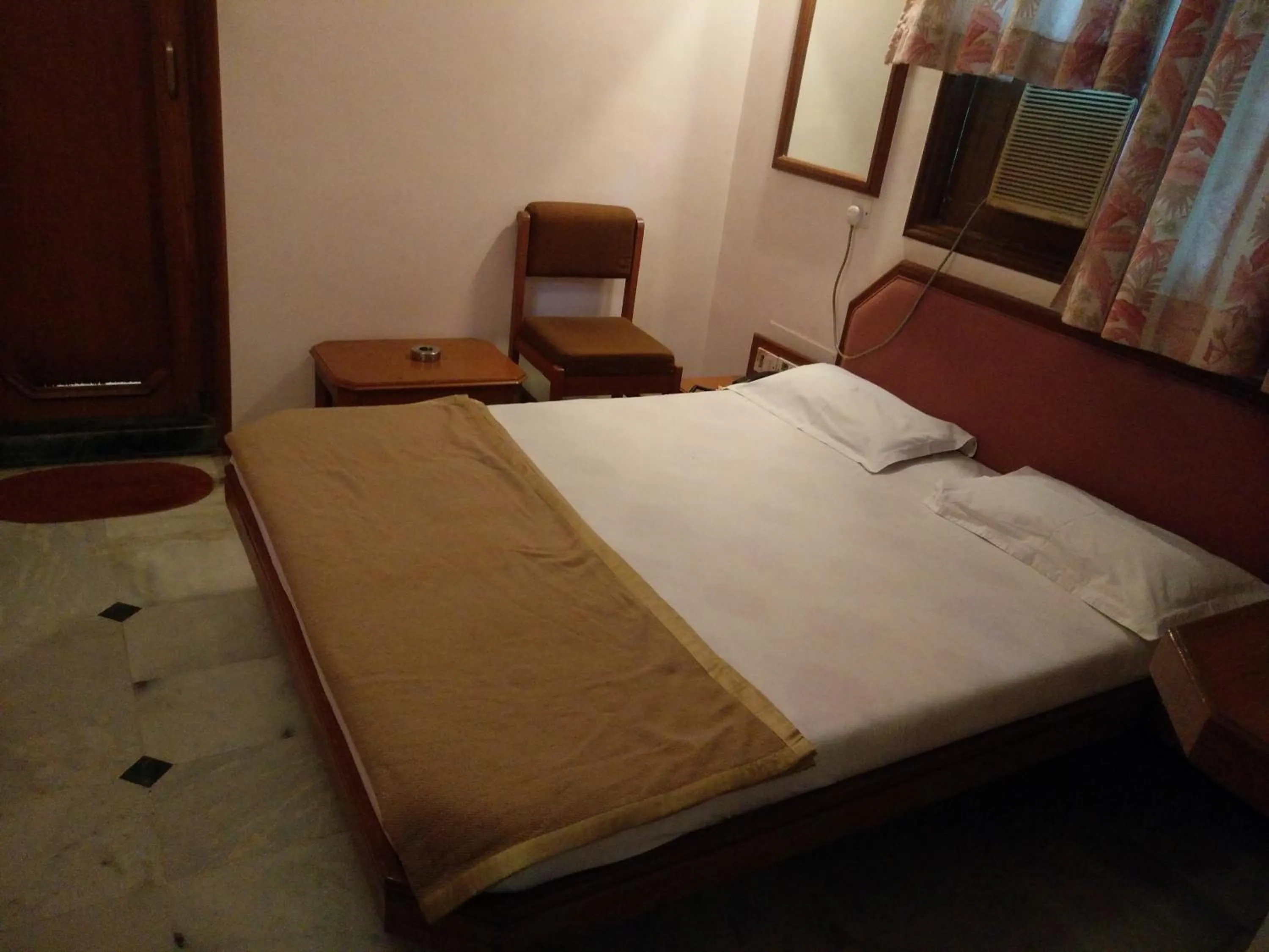 Other, Bed in Hotel GRG