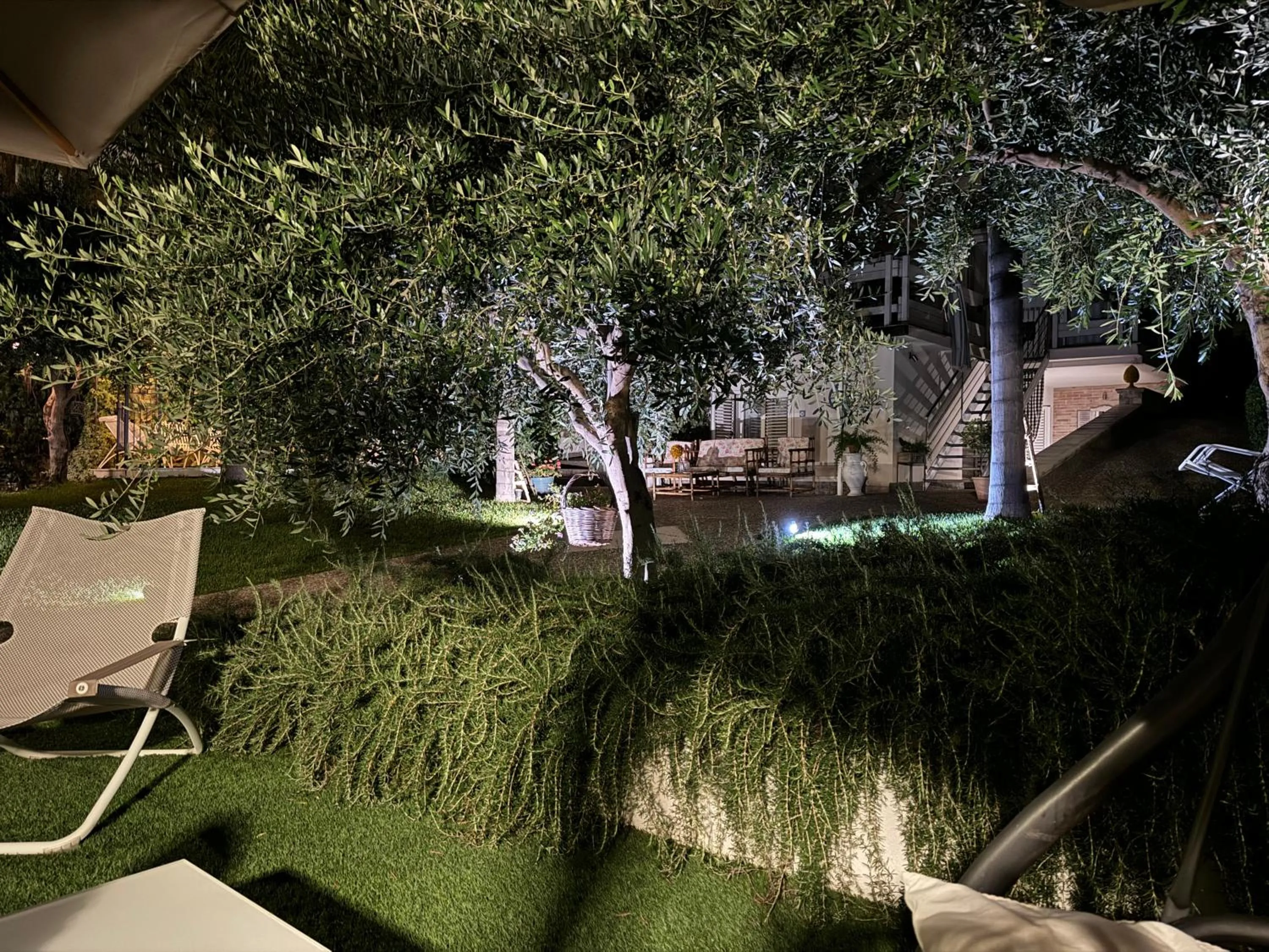 Garden in Villa Volli Three Rooms