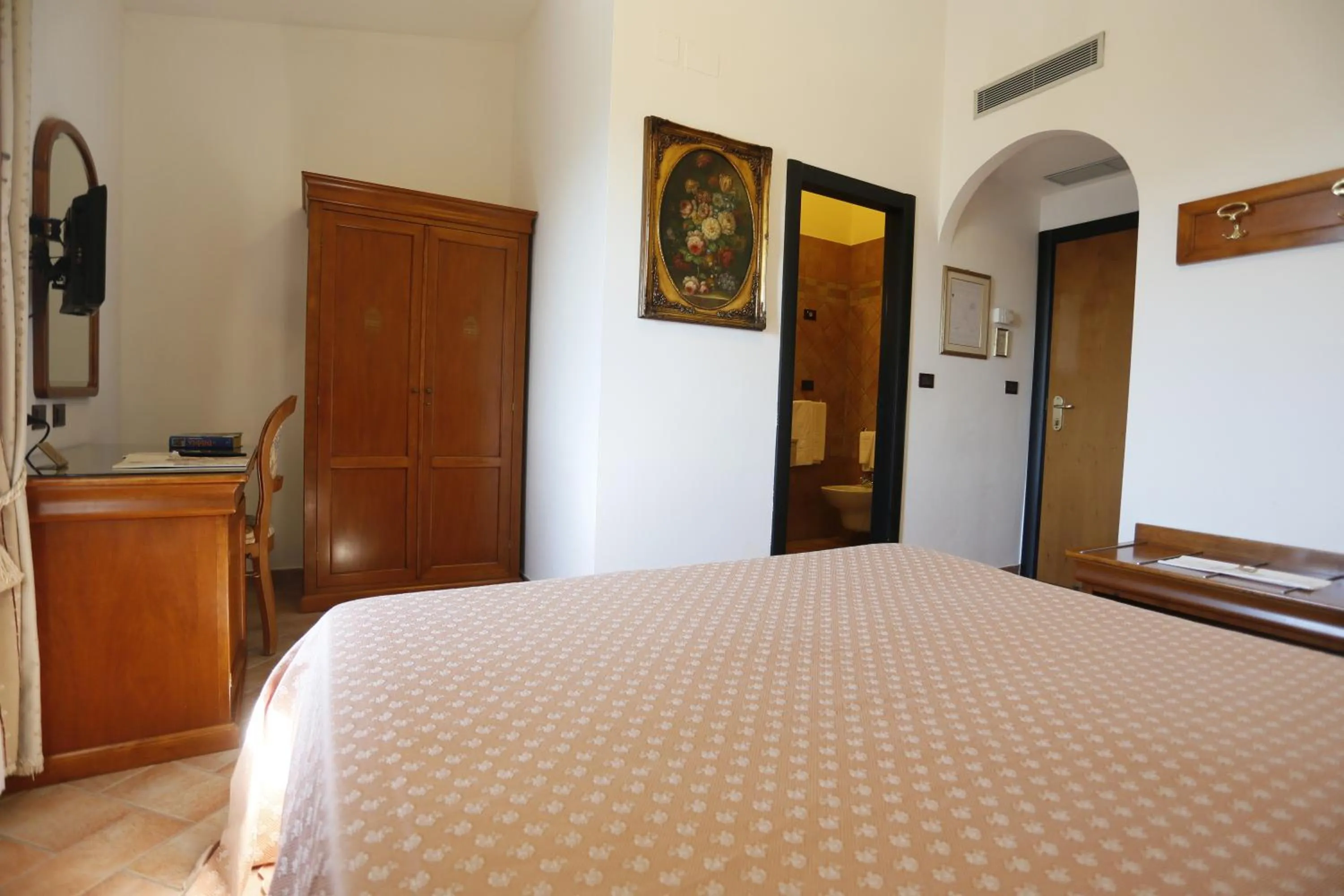 Photo of the whole room, Bed in Hotel Castello di Septe