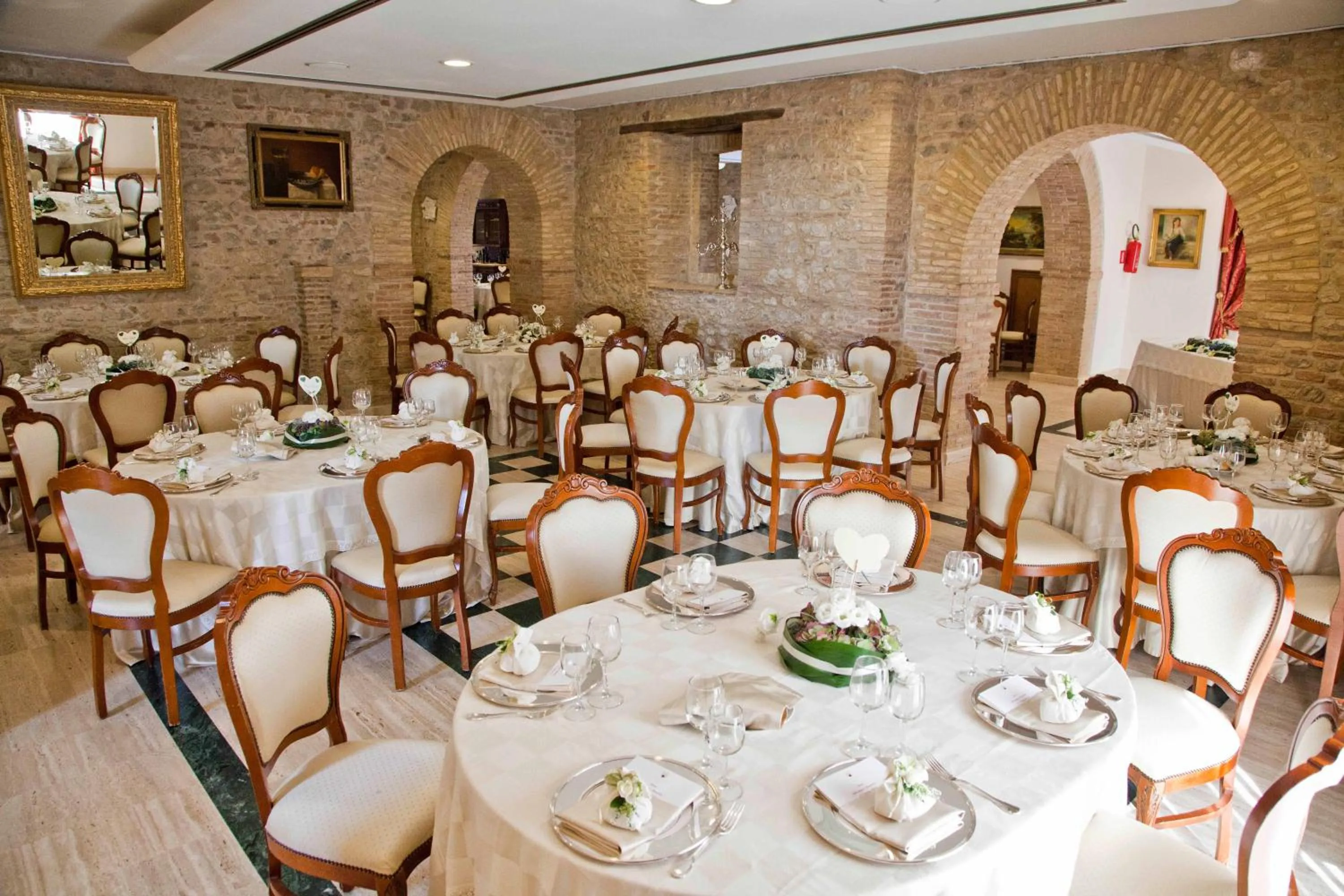 Restaurant/places to eat in Hotel Castello di Septe