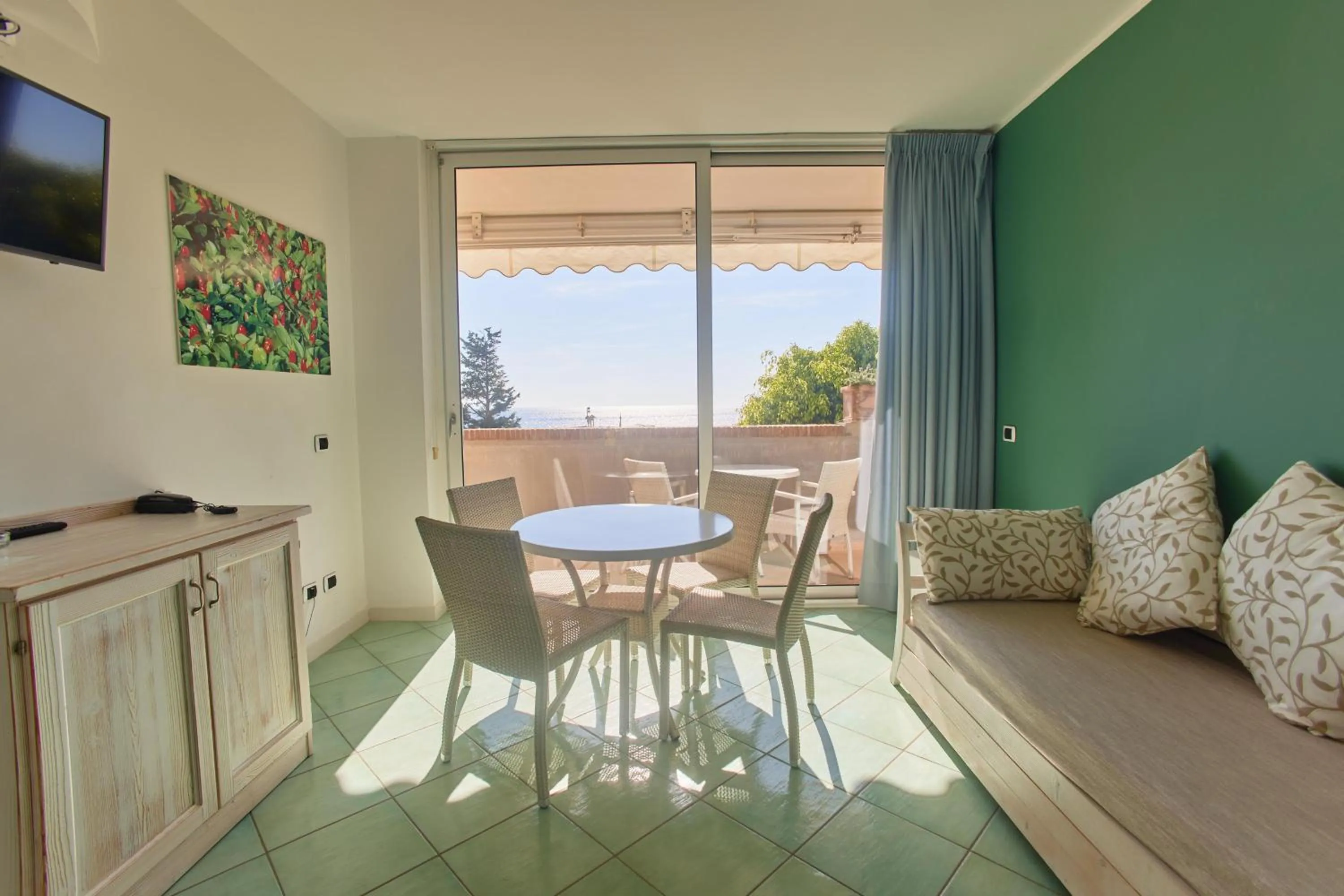 Photo of the whole room in Ancora Resort